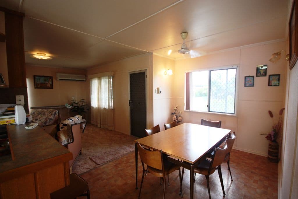 23 Bowling Green Street, BRANDON QLD 4808, Brandon - Thumbnail 3