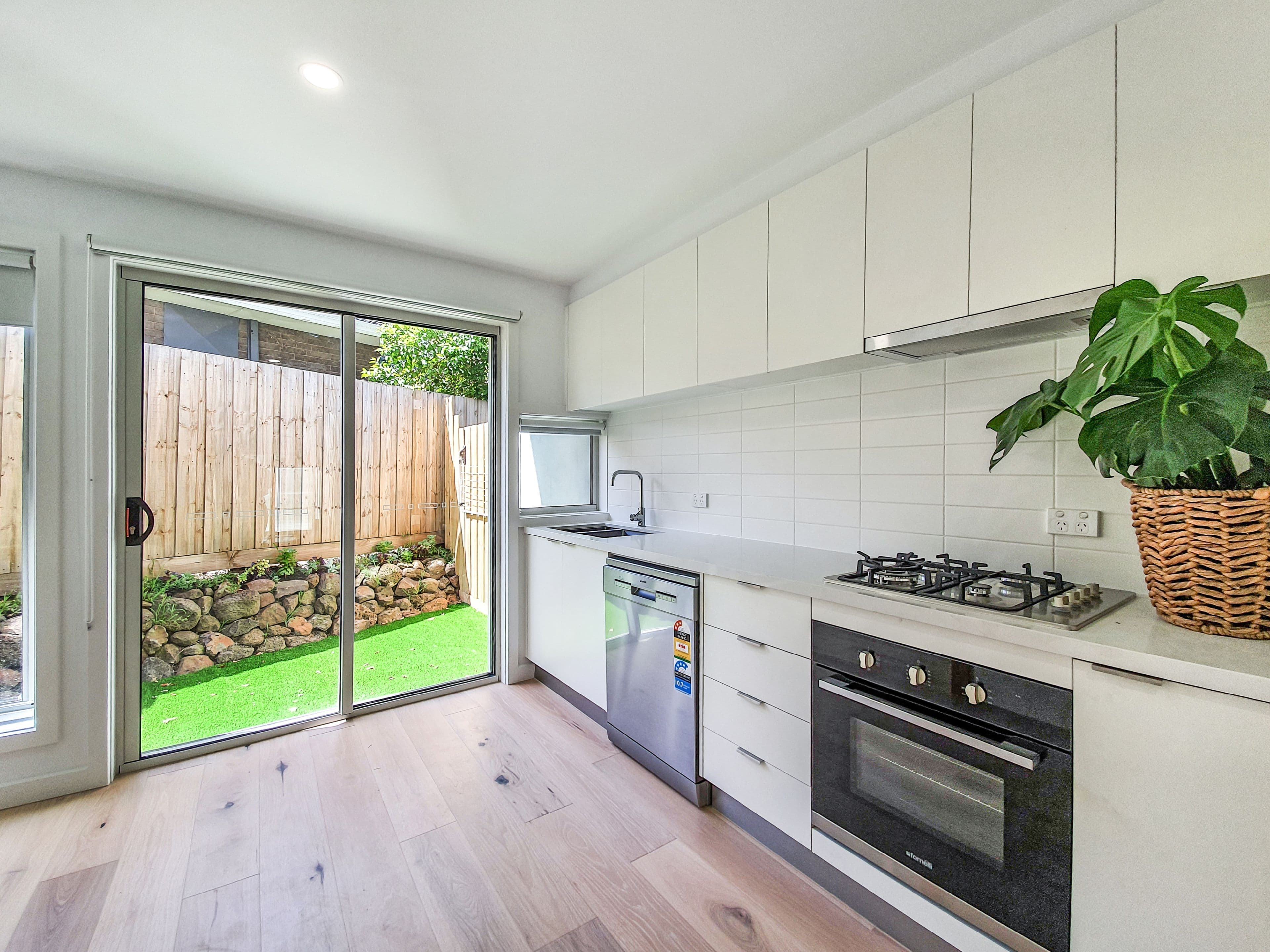 54 Barrabool Road, Highton VIC 3216, Highton - Thumbnail 3