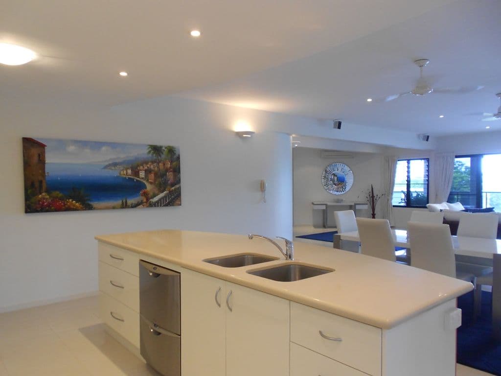  22 Coral Esplanade, CANNONVALE QLD 4802, Cannonvale - Thumbnail 3