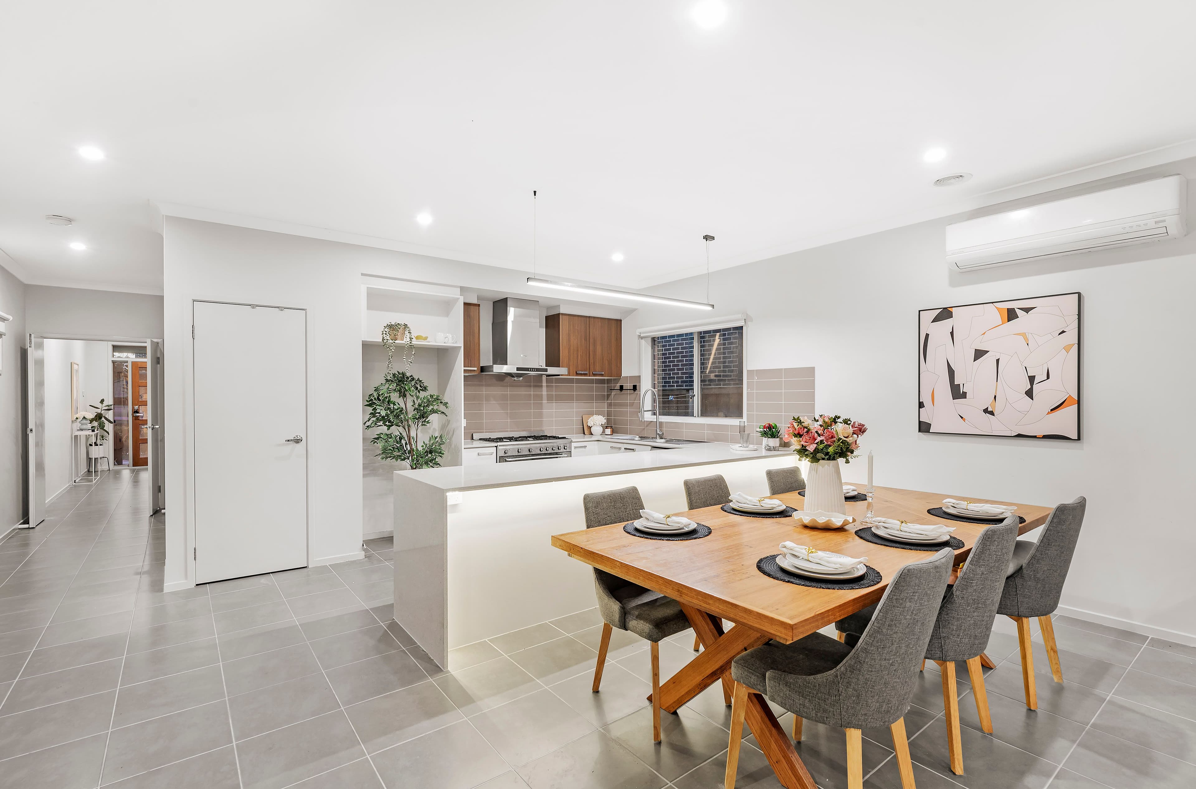 52 Viewmont Street, Wantirna South VIC 3152, Wantirna South - Thumbnail 3