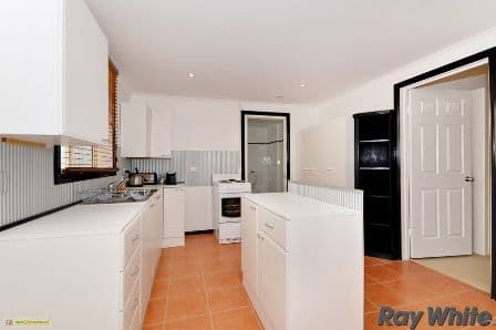 11 Balemo Drive, Ocean Shores, NSW, 2483, Ocean Shores - Thumbnail 2