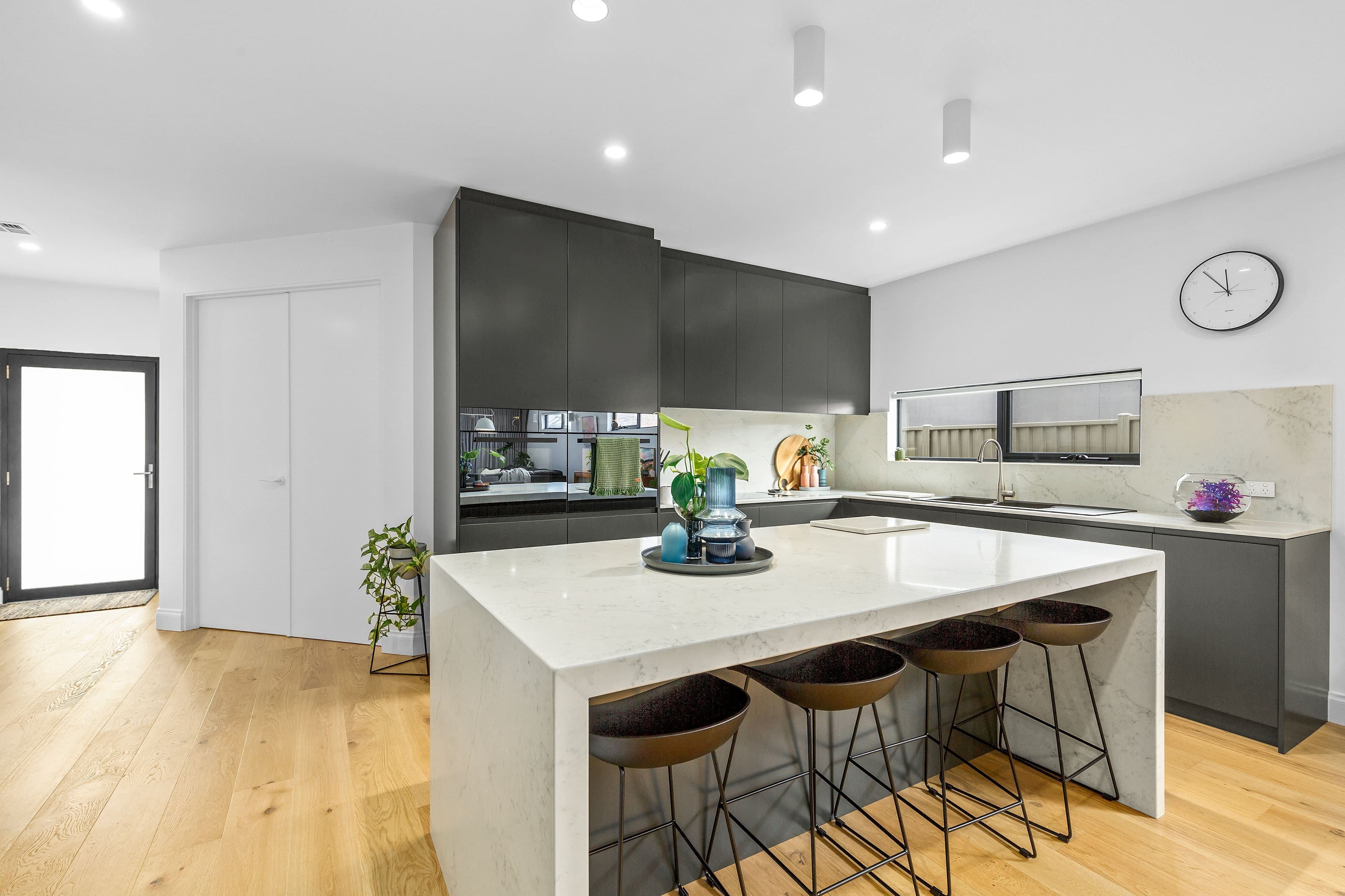 18 Hanley Street, Avondale Heights VIC 3034, Avondale Heights - Thumbnail 3