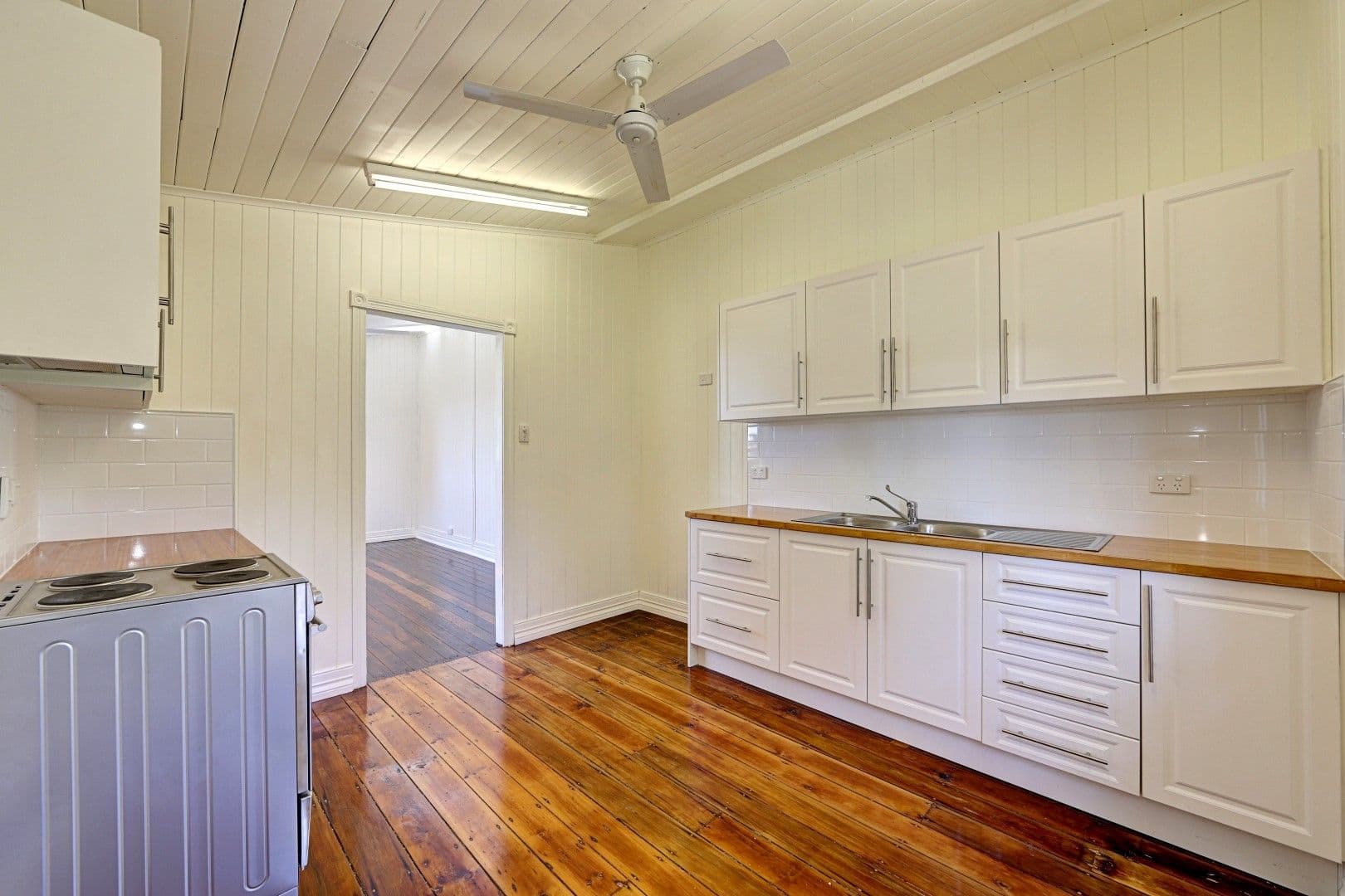 6 Rossolini Street, BUNDABERG SOUTH QLD 4670, Bundaberg South - Thumbnail 4