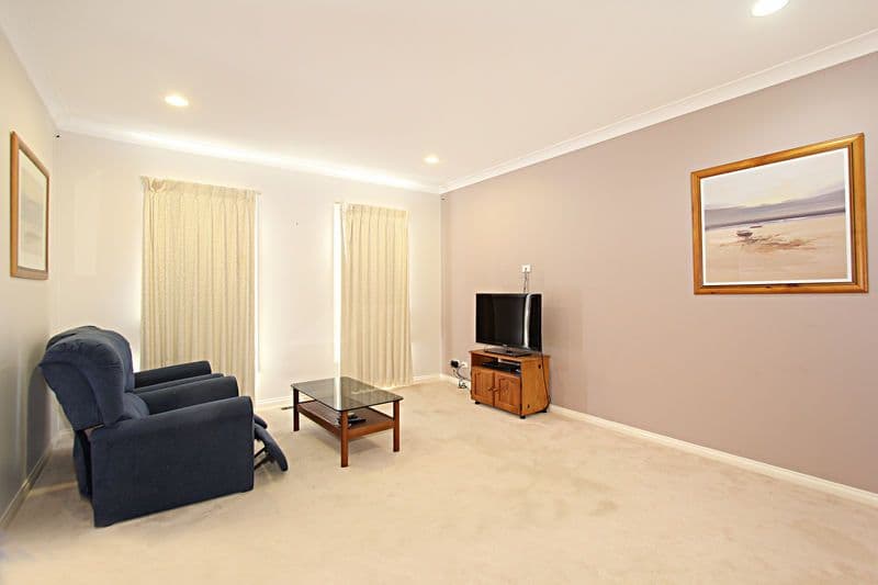 8 Parer Street, OAKLEIGH VIC 3166, Oakleigh - Thumbnail 4