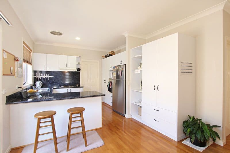 8 Parer Street, OAKLEIGH VIC 3166, Oakleigh - Thumbnail 5