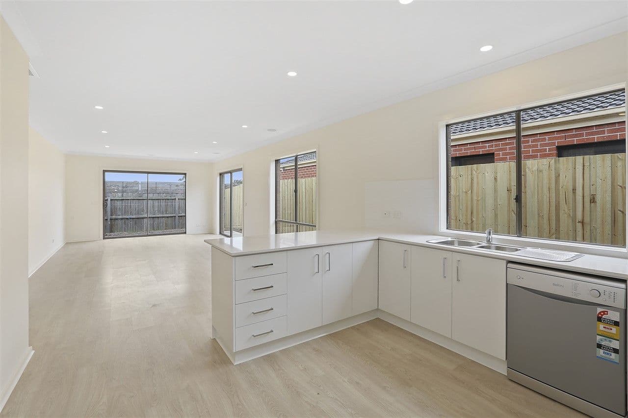 30B Orbit Drive, Whittington VIC 3219, Whittington - Thumbnail 3