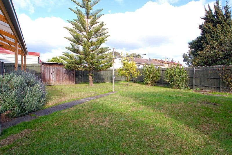 1 Liquidamber Street, DOVETON VIC 3177, Doveton - Thumbnail 2