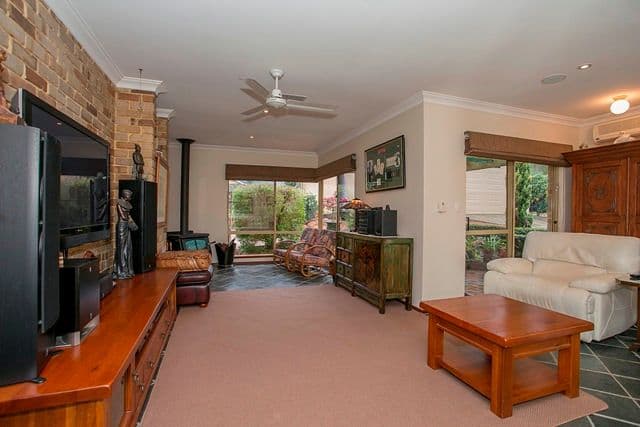14 Gilbert Road, LESMURDIE WA 6076, Lesmurdie - Thumbnail 3