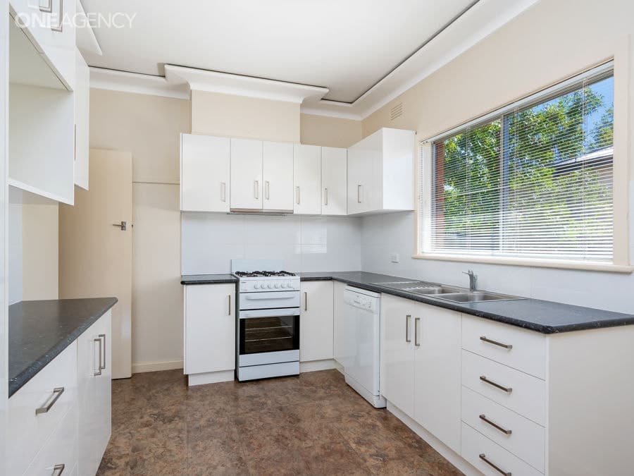 141 Grove Street, Kooringal, Kooringal - Thumbnail 3