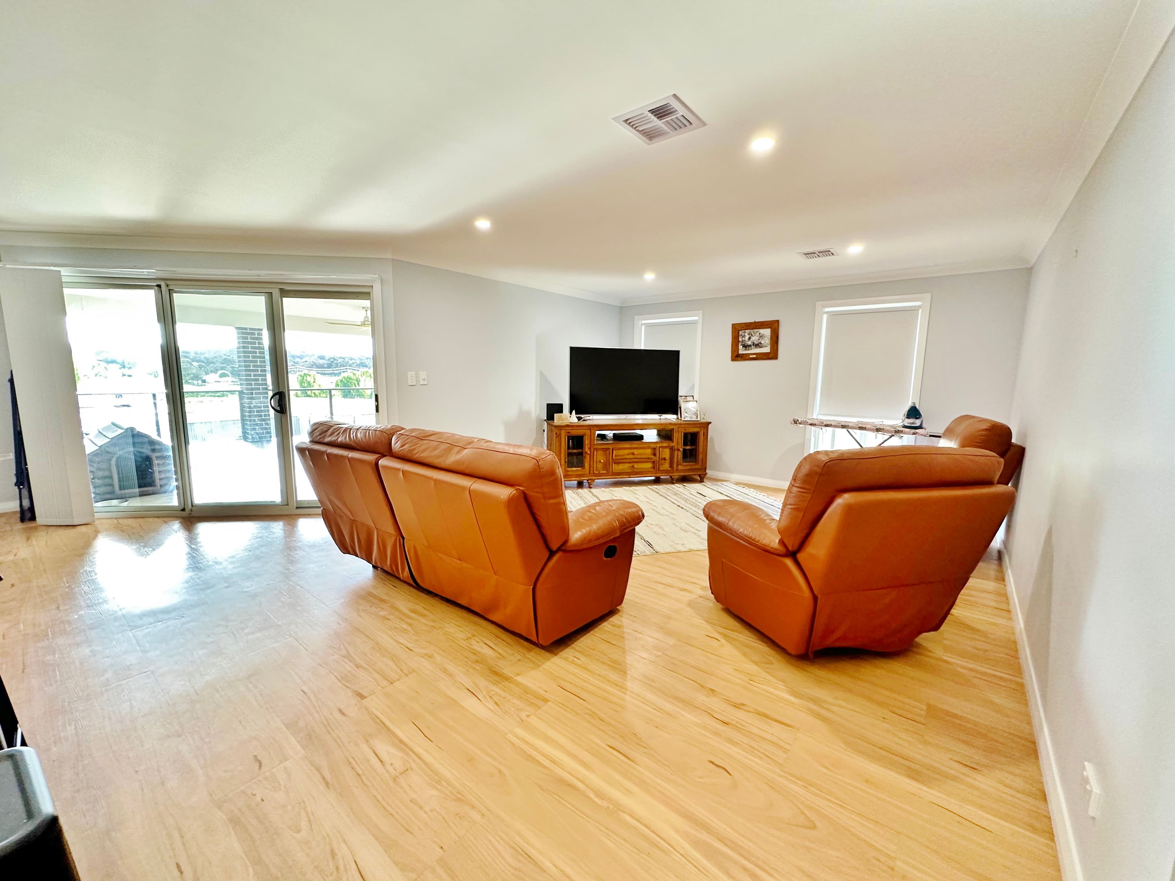 63 Templemore Street, Young NSW 2594, Young - Thumbnail 4