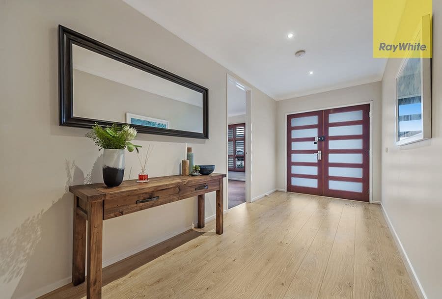 32 Viewside Crescent, Craigieburn VIC 3064, Craigieburn - Thumbnail 2