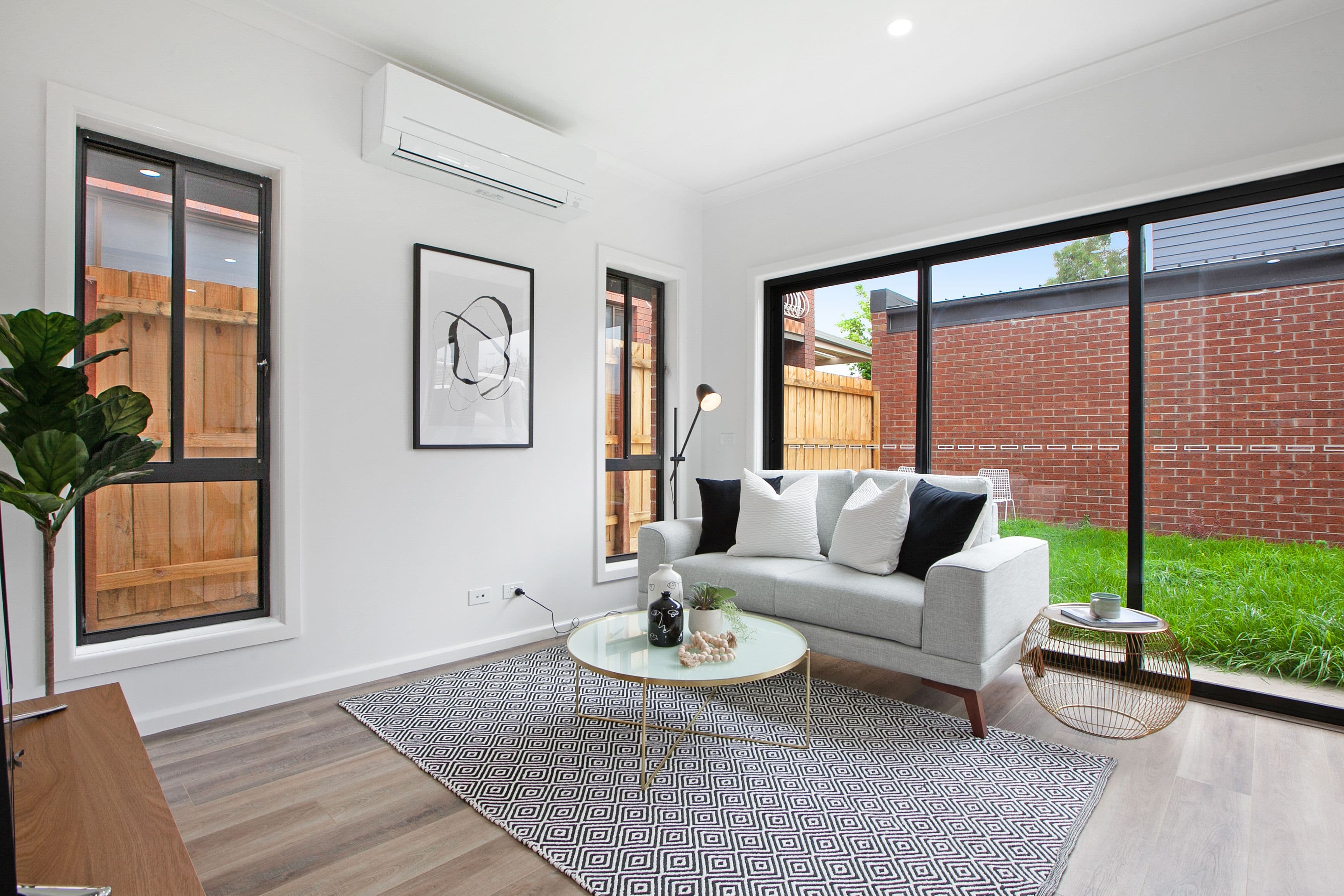 124 Rathcown Road, Reservoir VIC 3073, Reservoir - Thumbnail 3