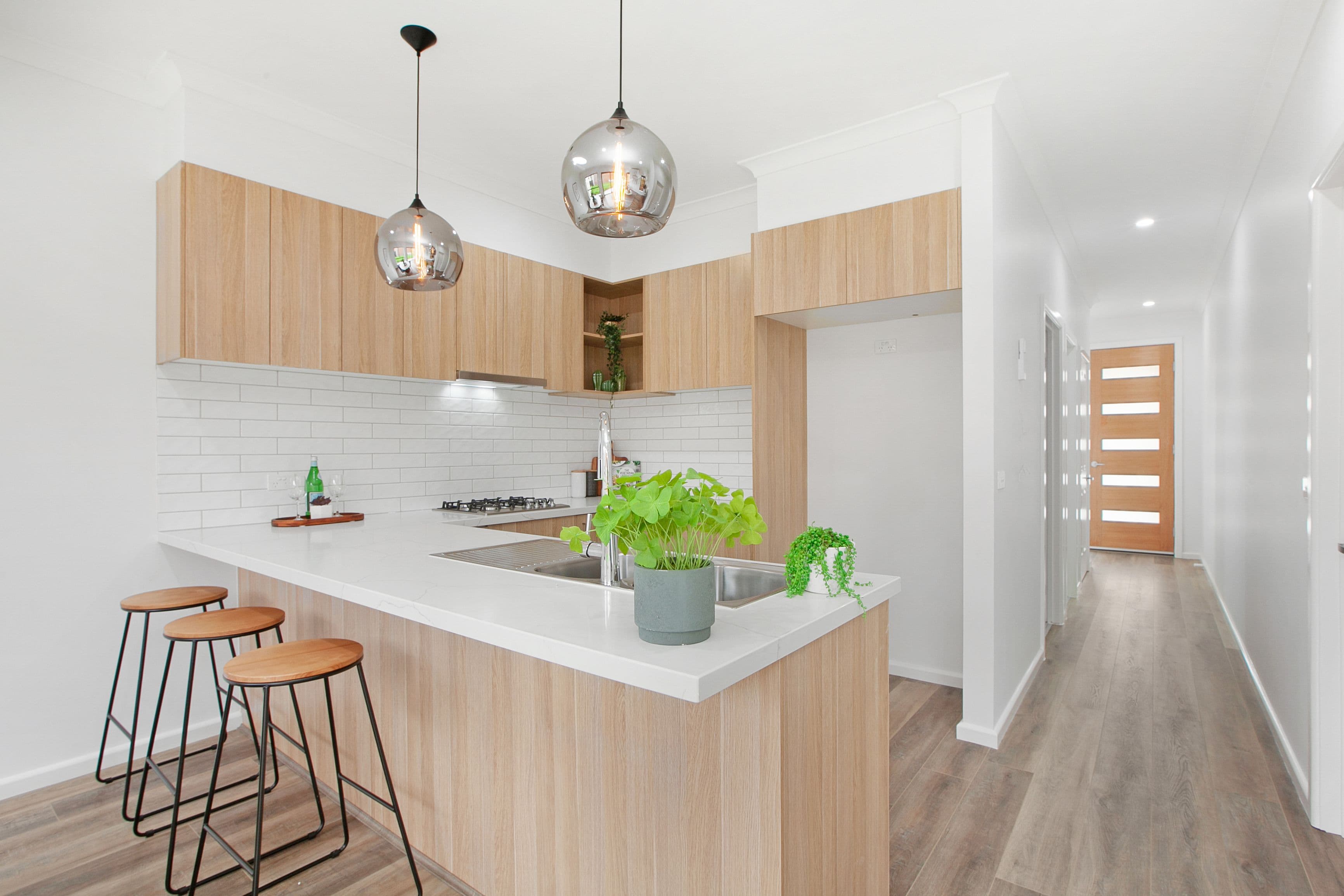 124 Rathcown Road, Reservoir VIC 3073, Reservoir - Thumbnail 4
