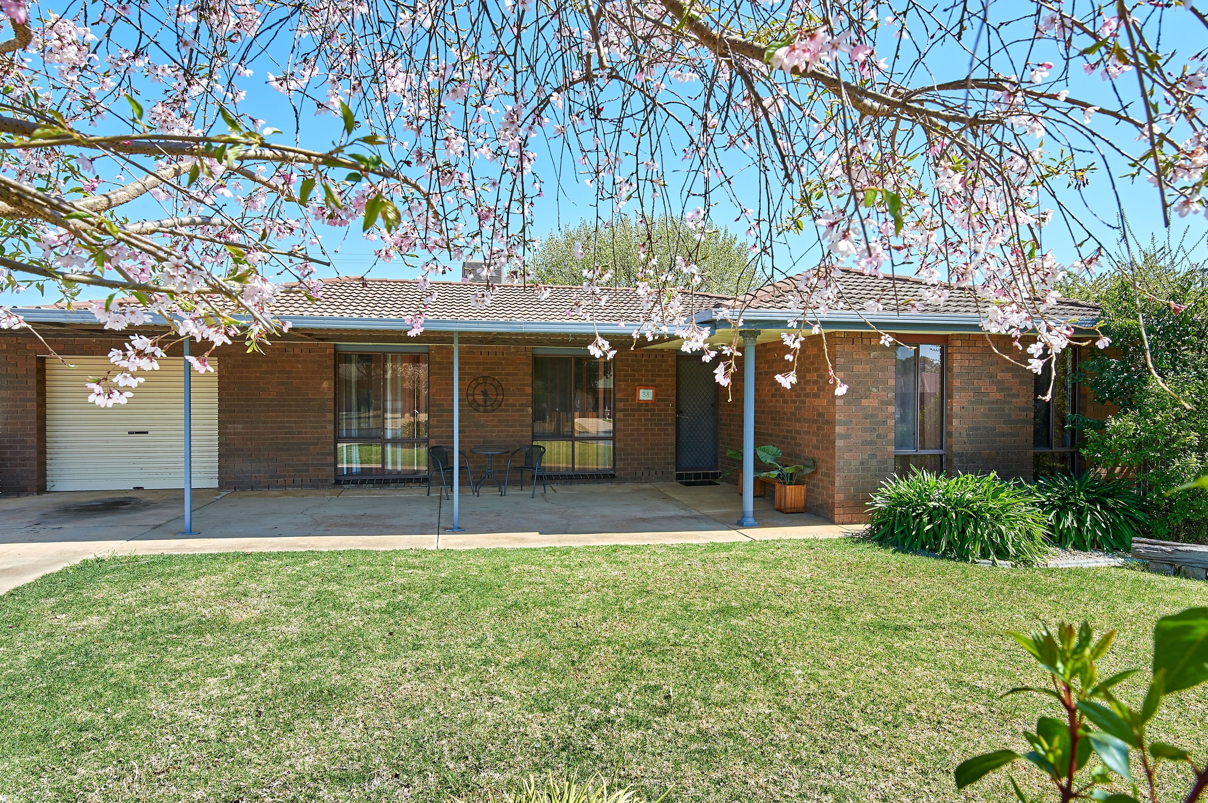 38 Bandera Avenue, Glenfield Park - Image 1