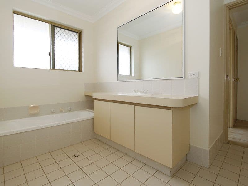36 Colonsay Street, Middle Park, QLD, 4074, Middle Park - Thumbnail 3