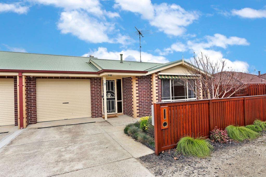 6 Spurling Close, South Geelong VIC 3220, South Geelong - Thumbnail 2