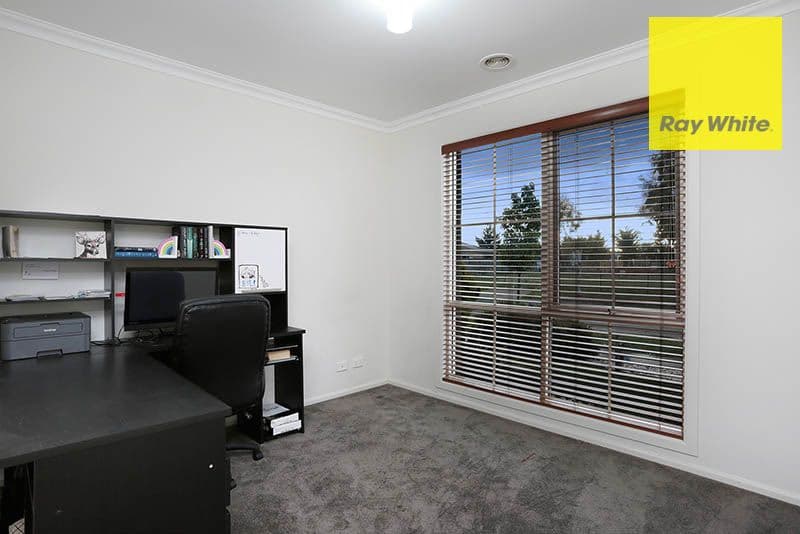 15 Ronald Road, Point Cook VIC 3030, Point Cook - Thumbnail 3