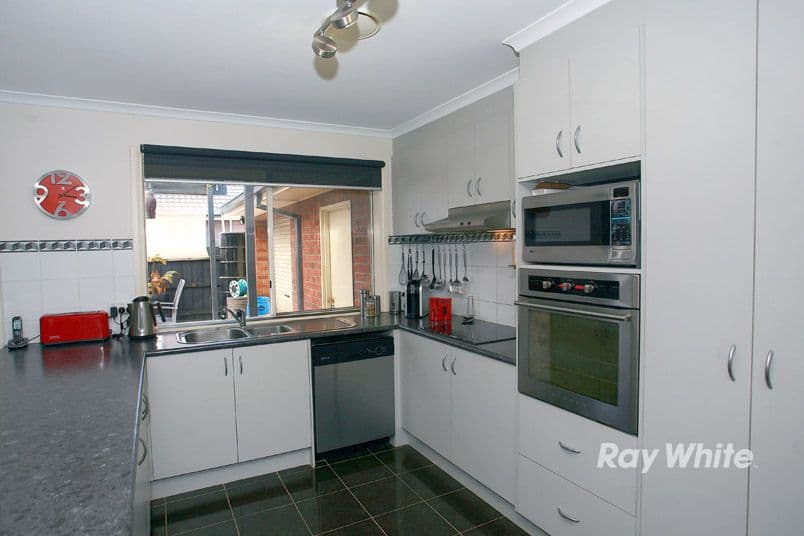 14 Eldershaw Drive, LYNBROOK VIC 3975, Lynbrook - Thumbnail 6