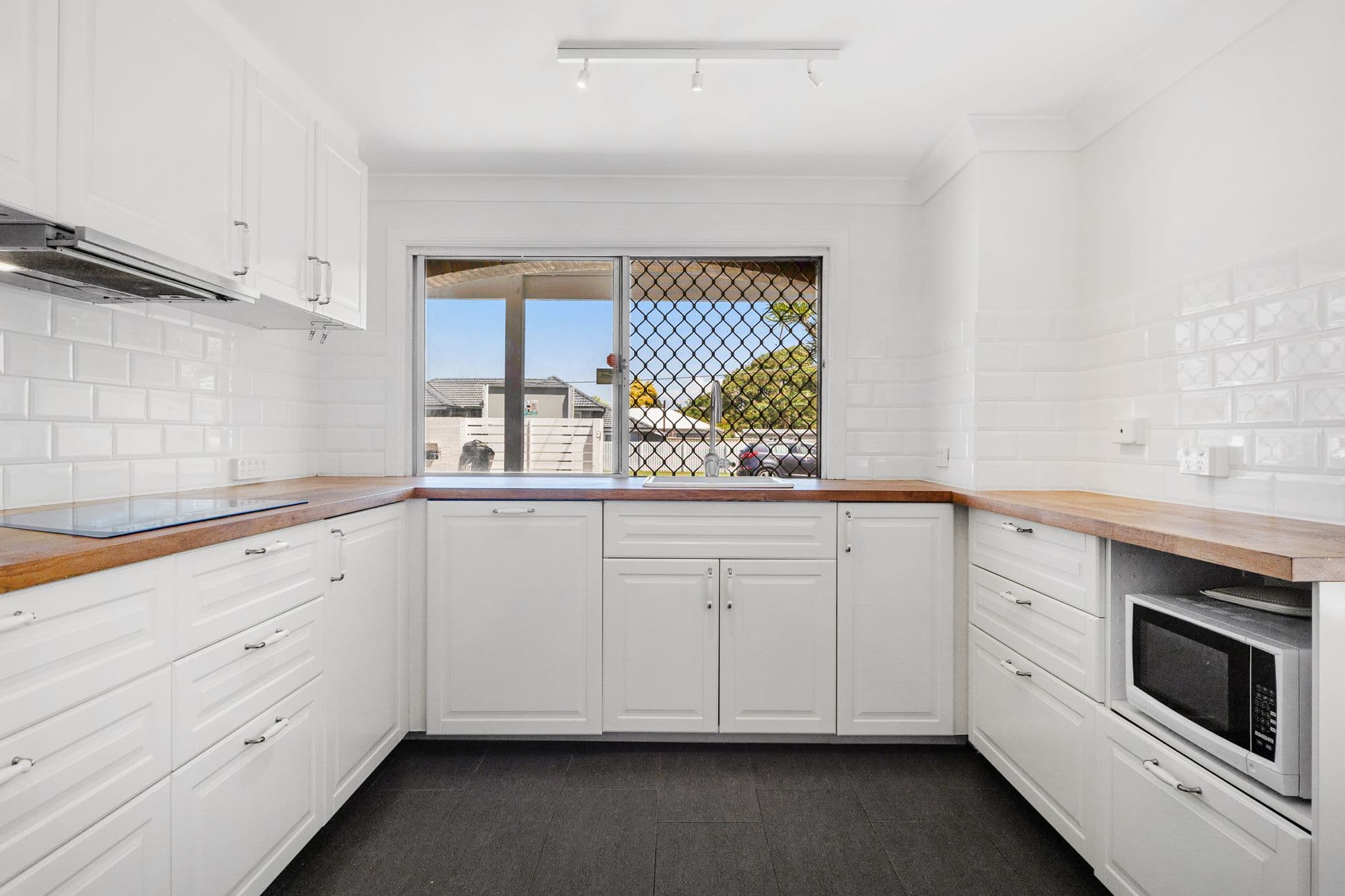 8A Bell Street, Woody Point QLD 4019, Woody Point - Thumbnail 2