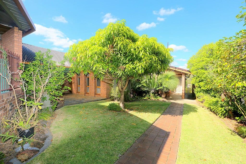 33 Burbank Avenue, East Hills - Thumbnail 3