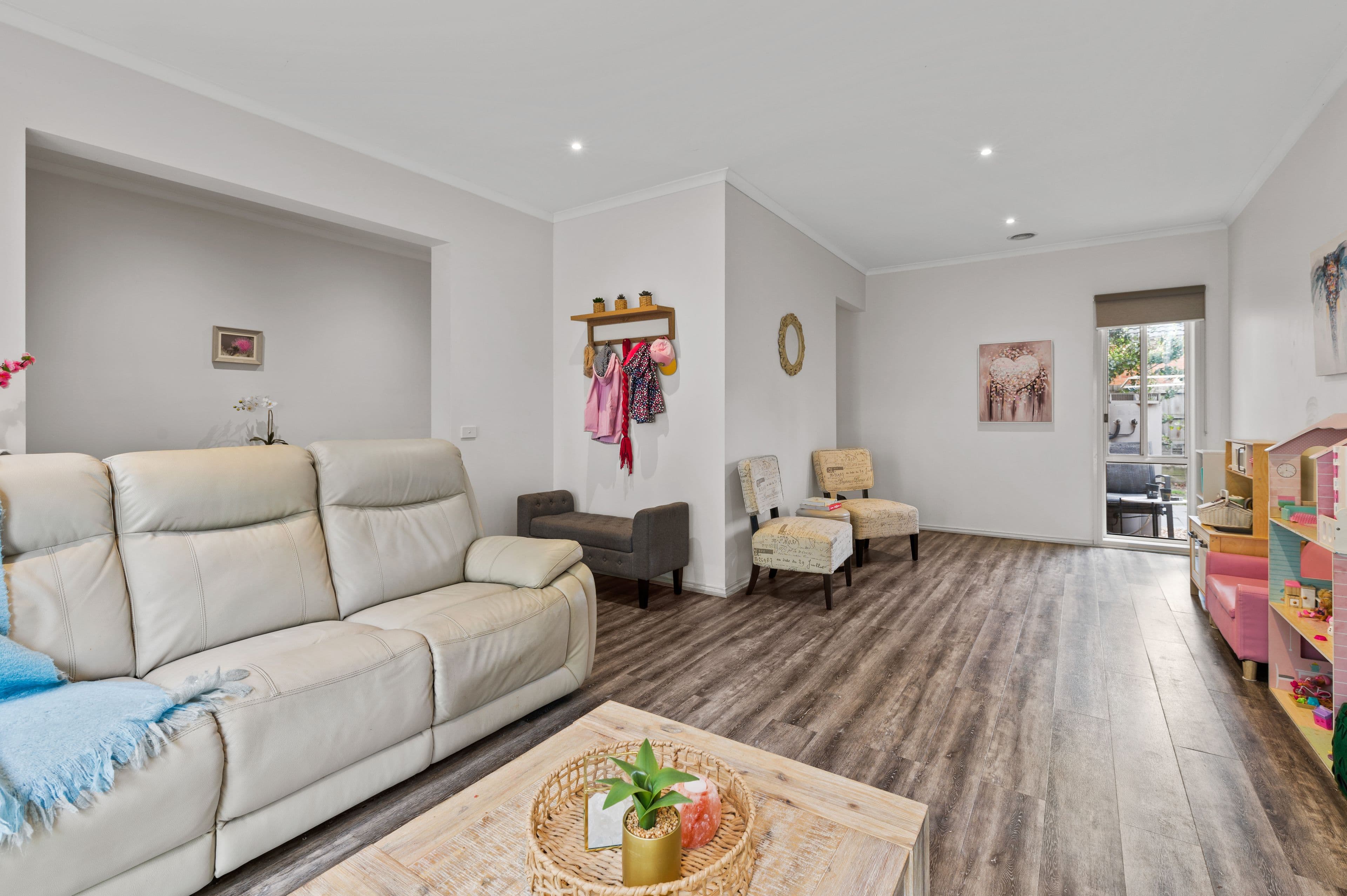 4 Hummingbird Place, South Morang VIC 3752, South Morang - Thumbnail 2