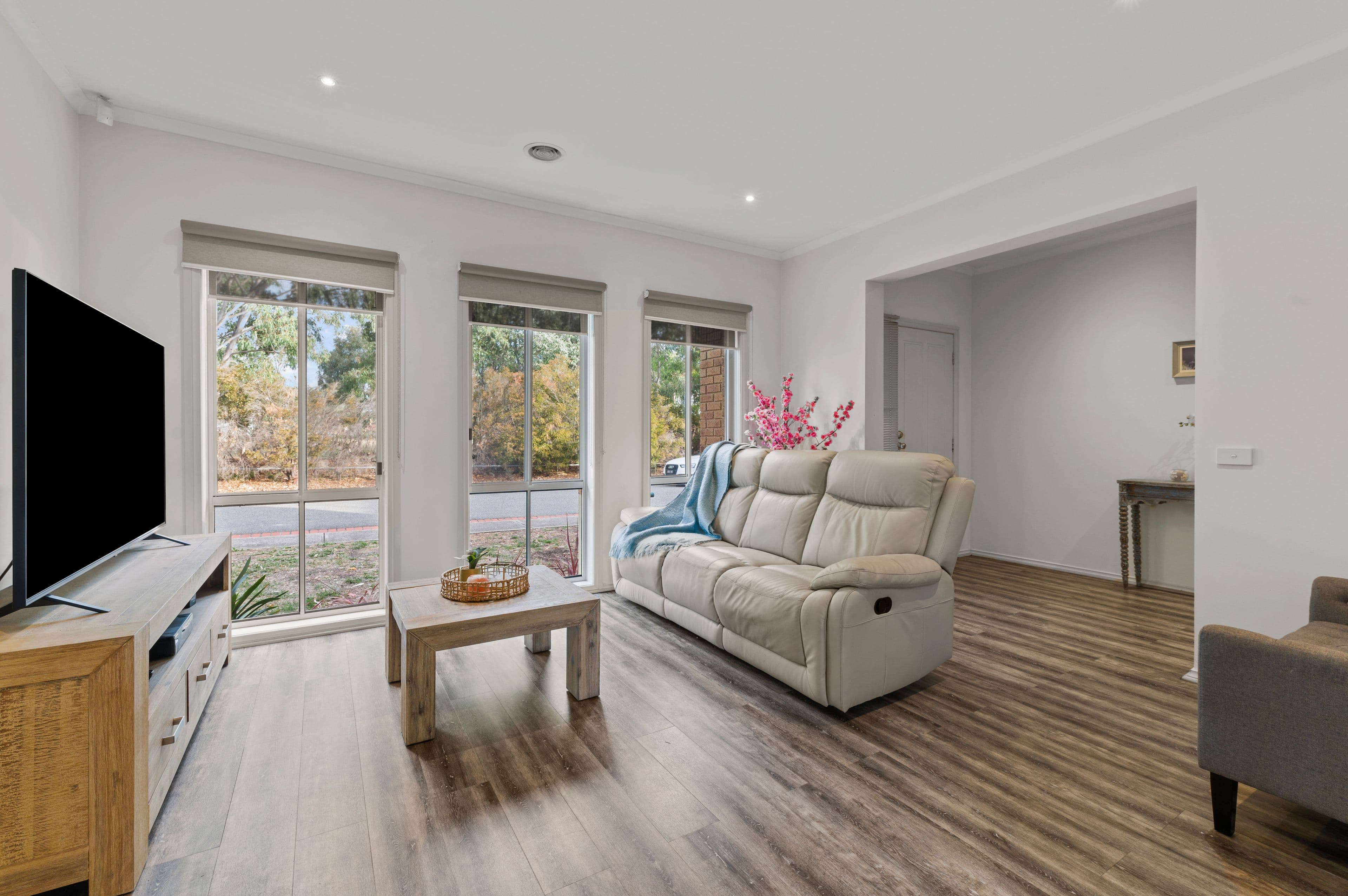 4 Hummingbird Place, South Morang VIC 3752, South Morang - Thumbnail 3
