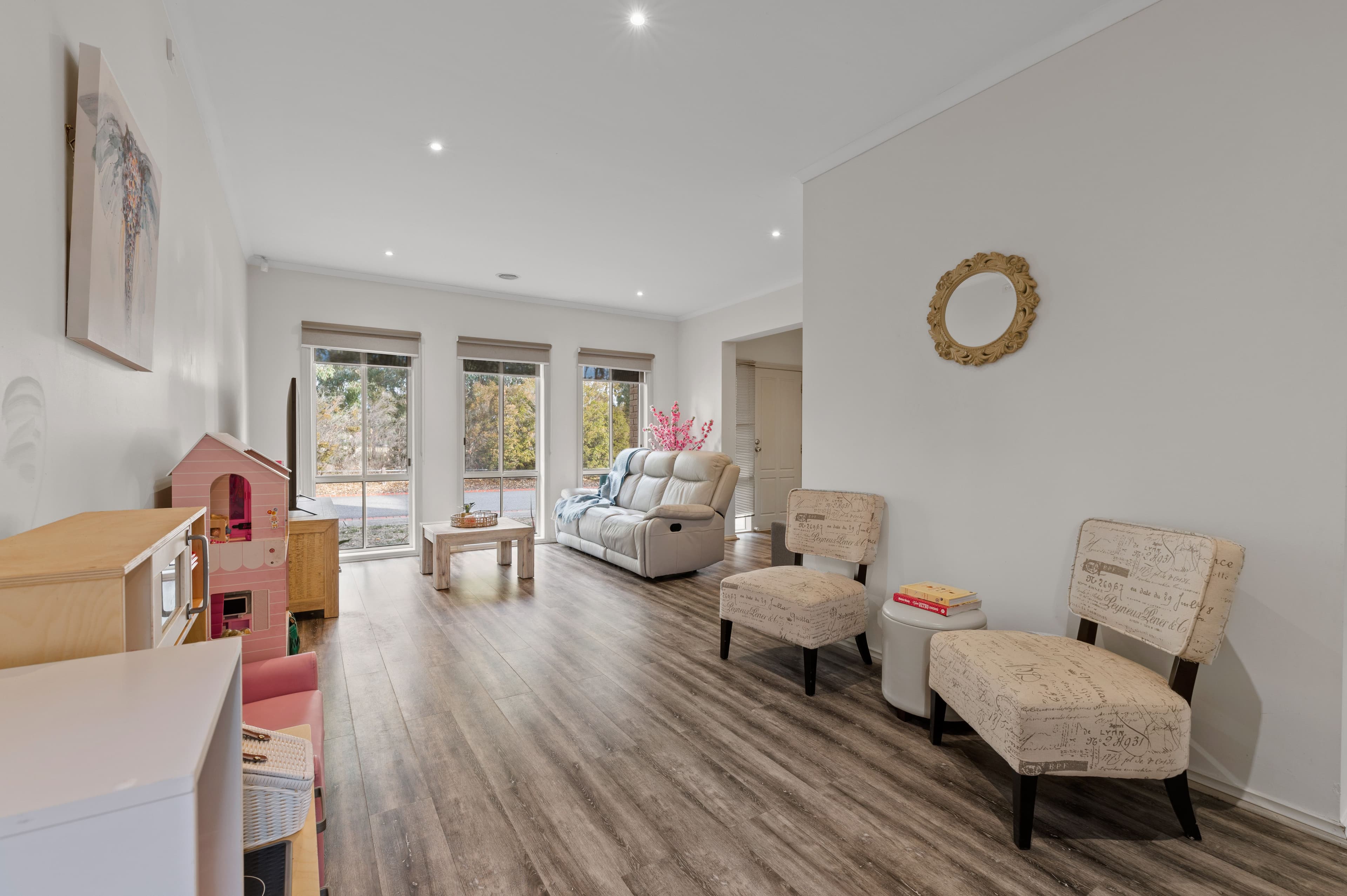 4 Hummingbird Place, South Morang VIC 3752, South Morang - Thumbnail 4