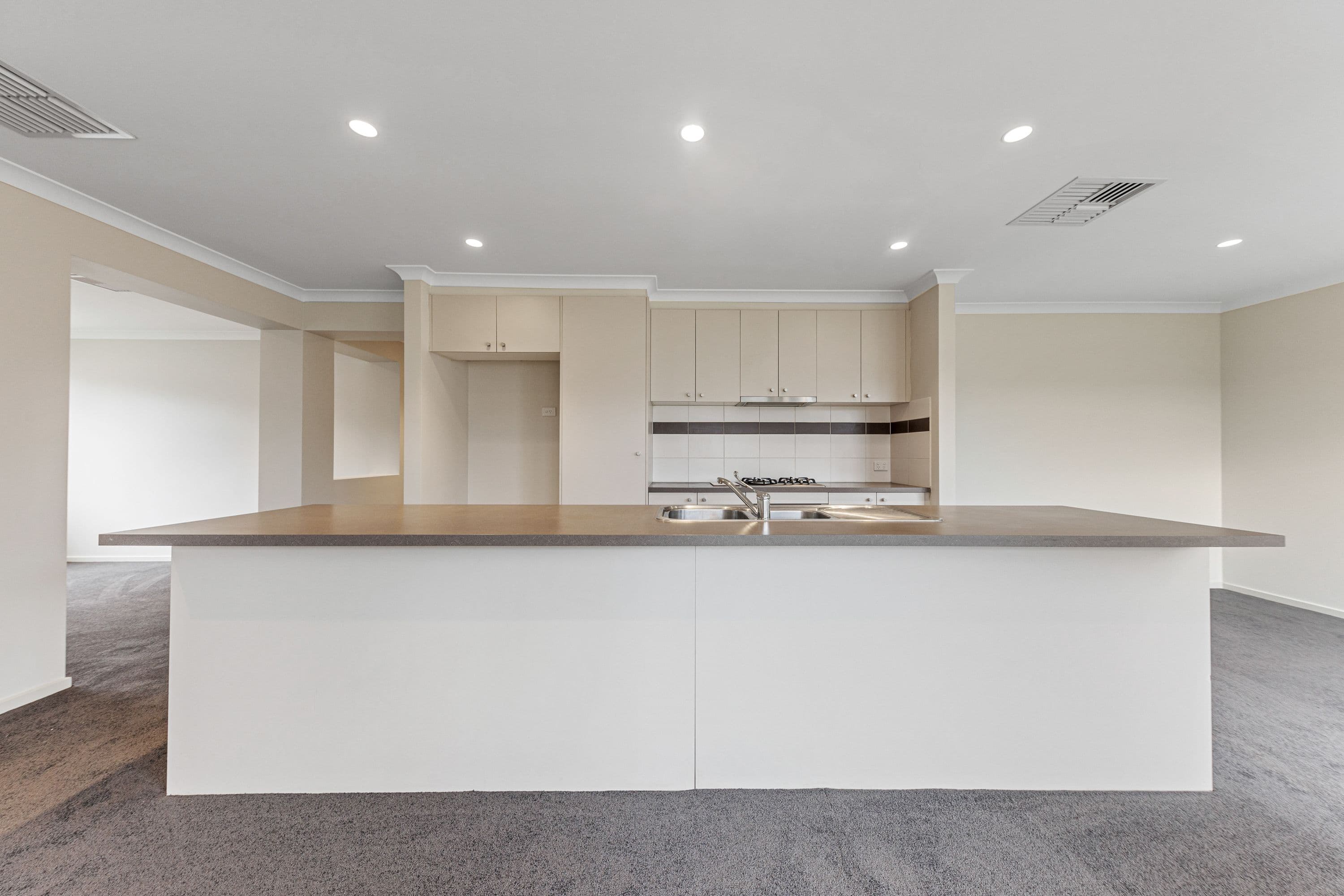 31 Central Avenue, Pakenham VIC 3810, Pakenham - Thumbnail 6