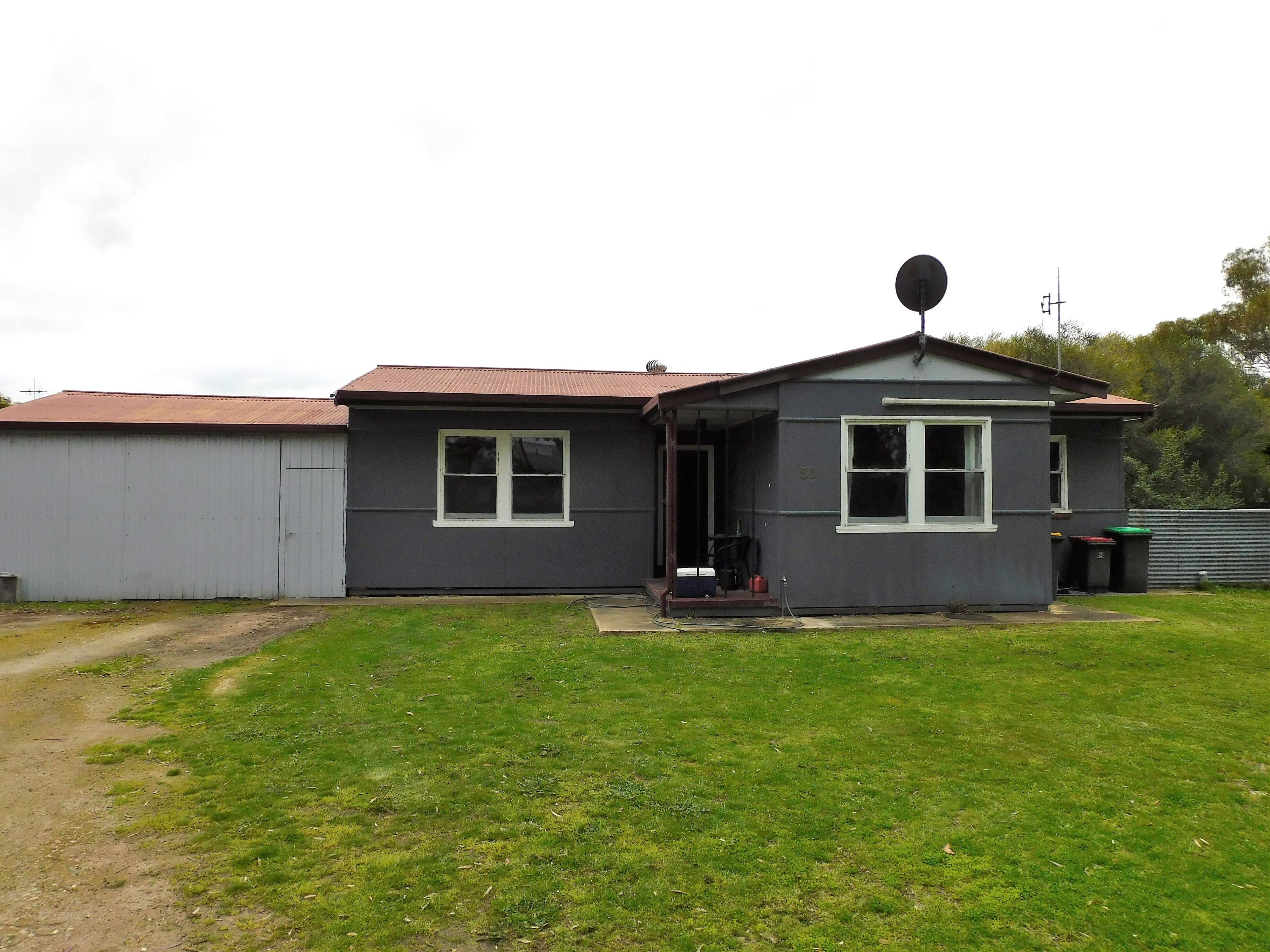 51 Albert Parade, Bordertown SA 5268, Bordertown - Image 1