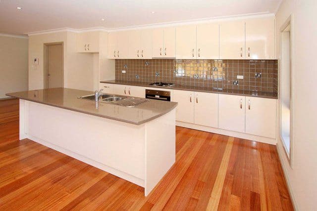 41 Burbank Drive, RESERVOIR VIC 3073, Reservoir - Thumbnail 2