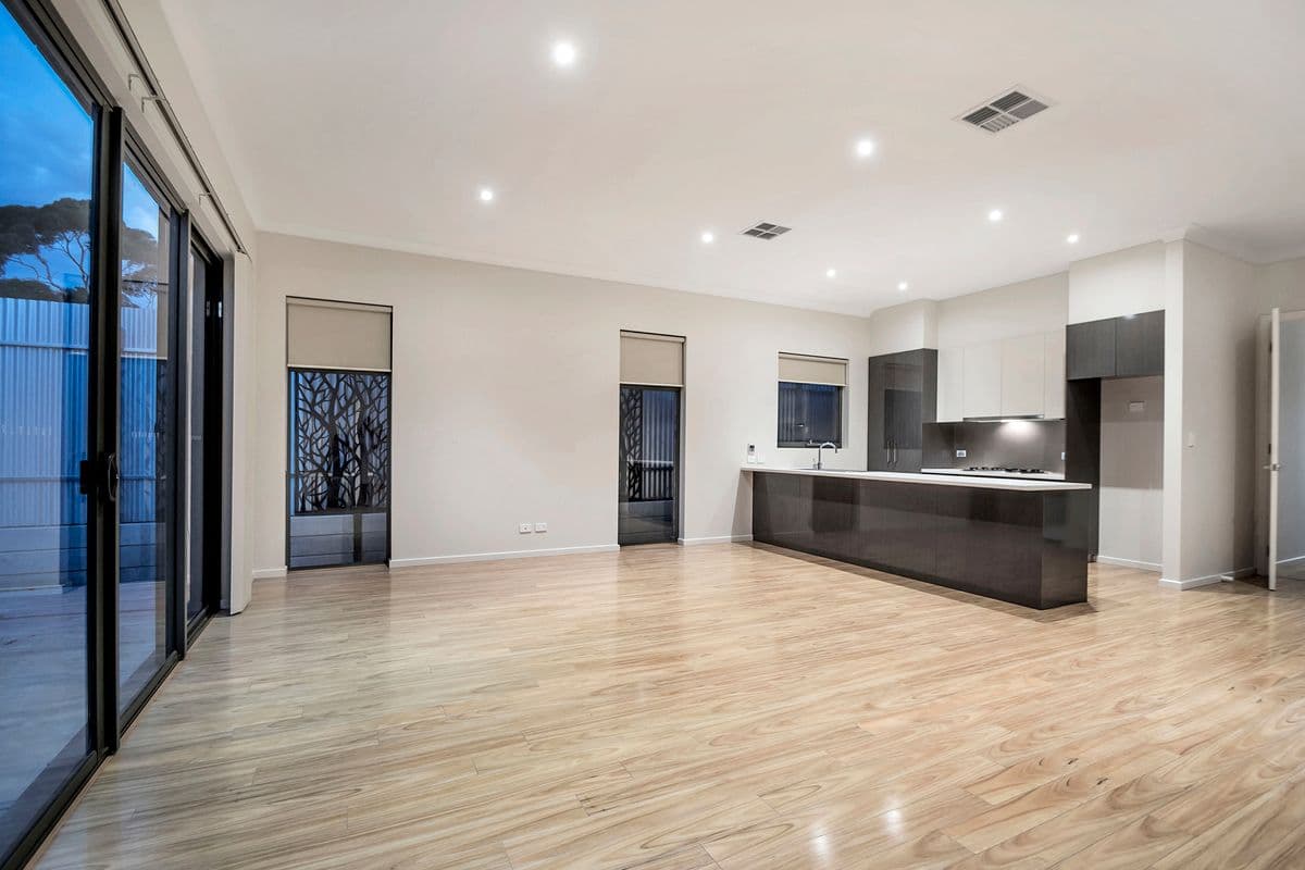 26 Alderney Avenue, Clearview SA 5085, Clearview - Thumbnail 2