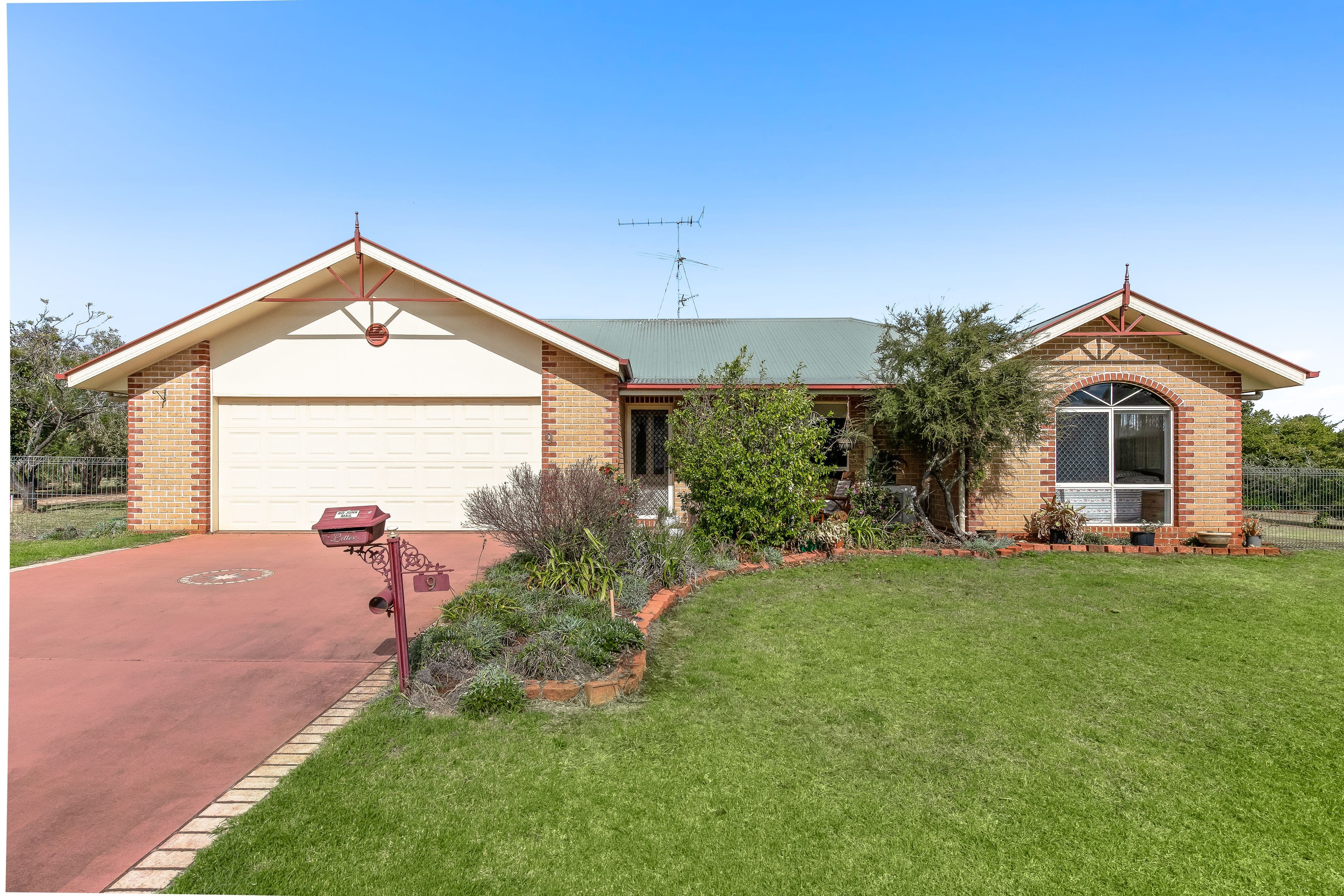 9 Lynne Court, Highfields QLD 4352, Highfields - Image 1