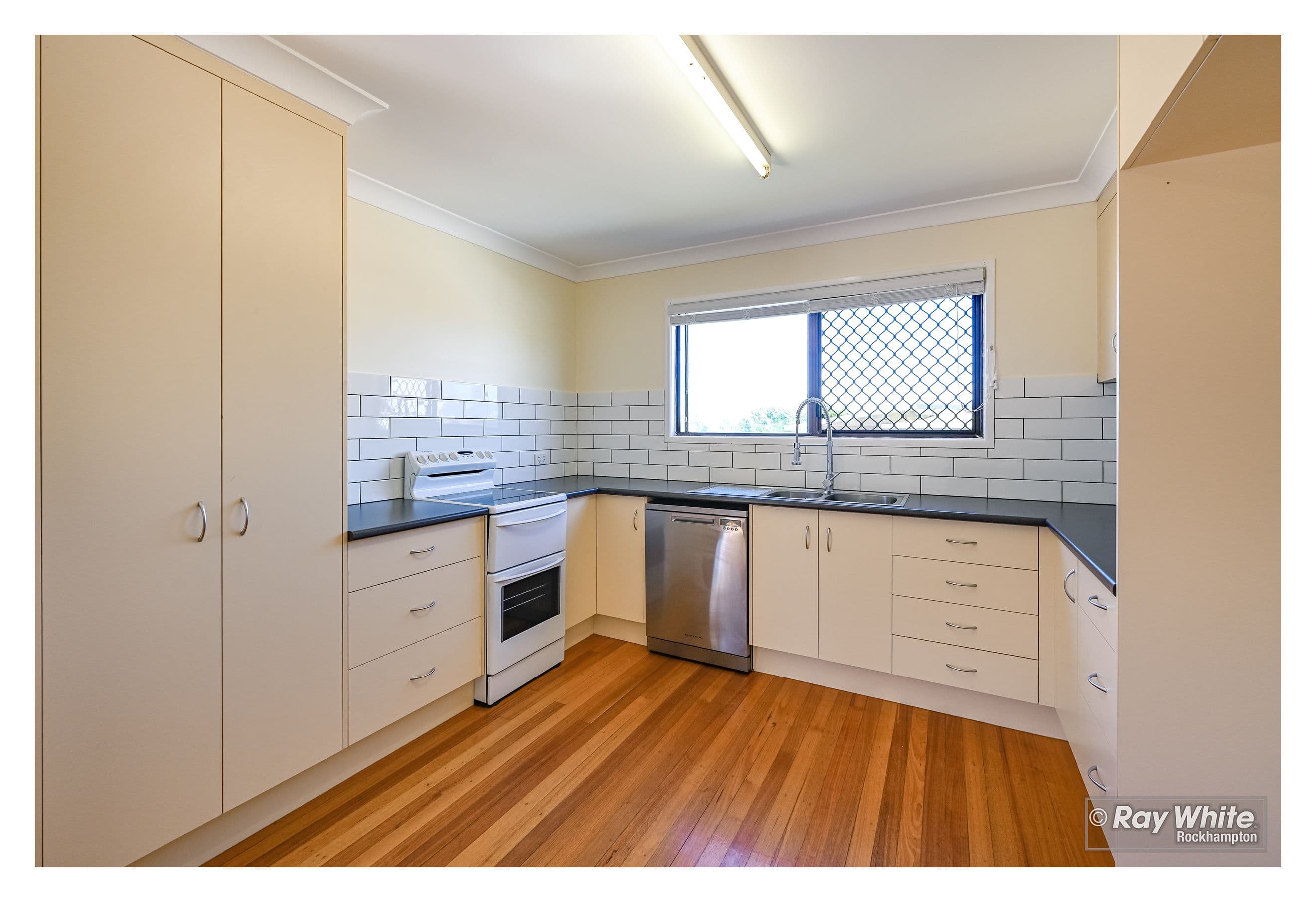 6 Sunrise Crescent, Gracemere QLD 4702, Gracemere - Thumbnail 2