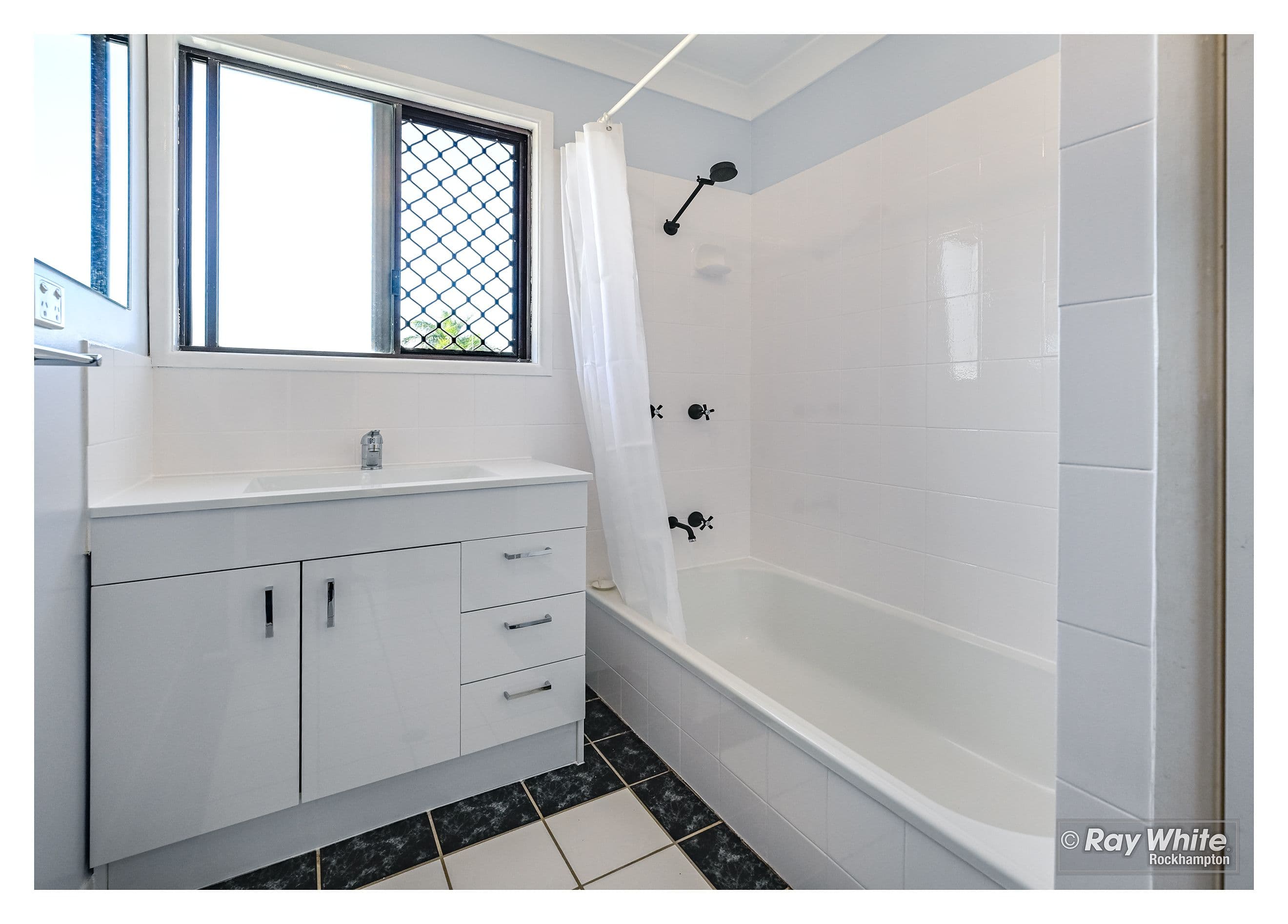 6 Sunrise Crescent, Gracemere QLD 4702, Gracemere - Thumbnail 3