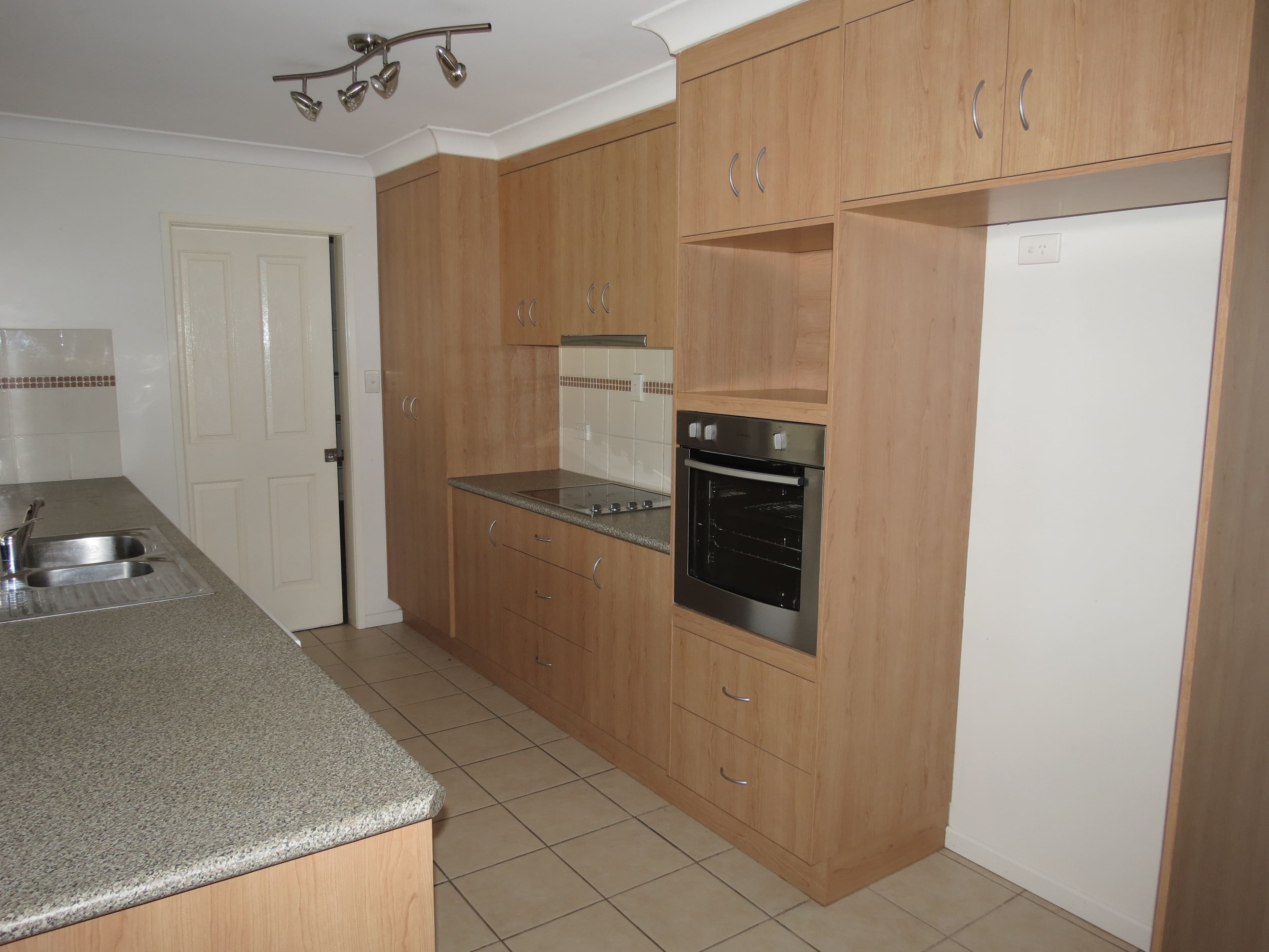 21 Crinum Crescent, Emerald QLD 4720, Emerald - Thumbnail 7