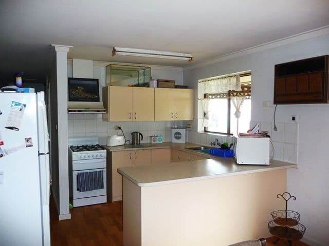 4 Duncan Road, COODANUP WA 6210, Coodanup - Thumbnail 2
