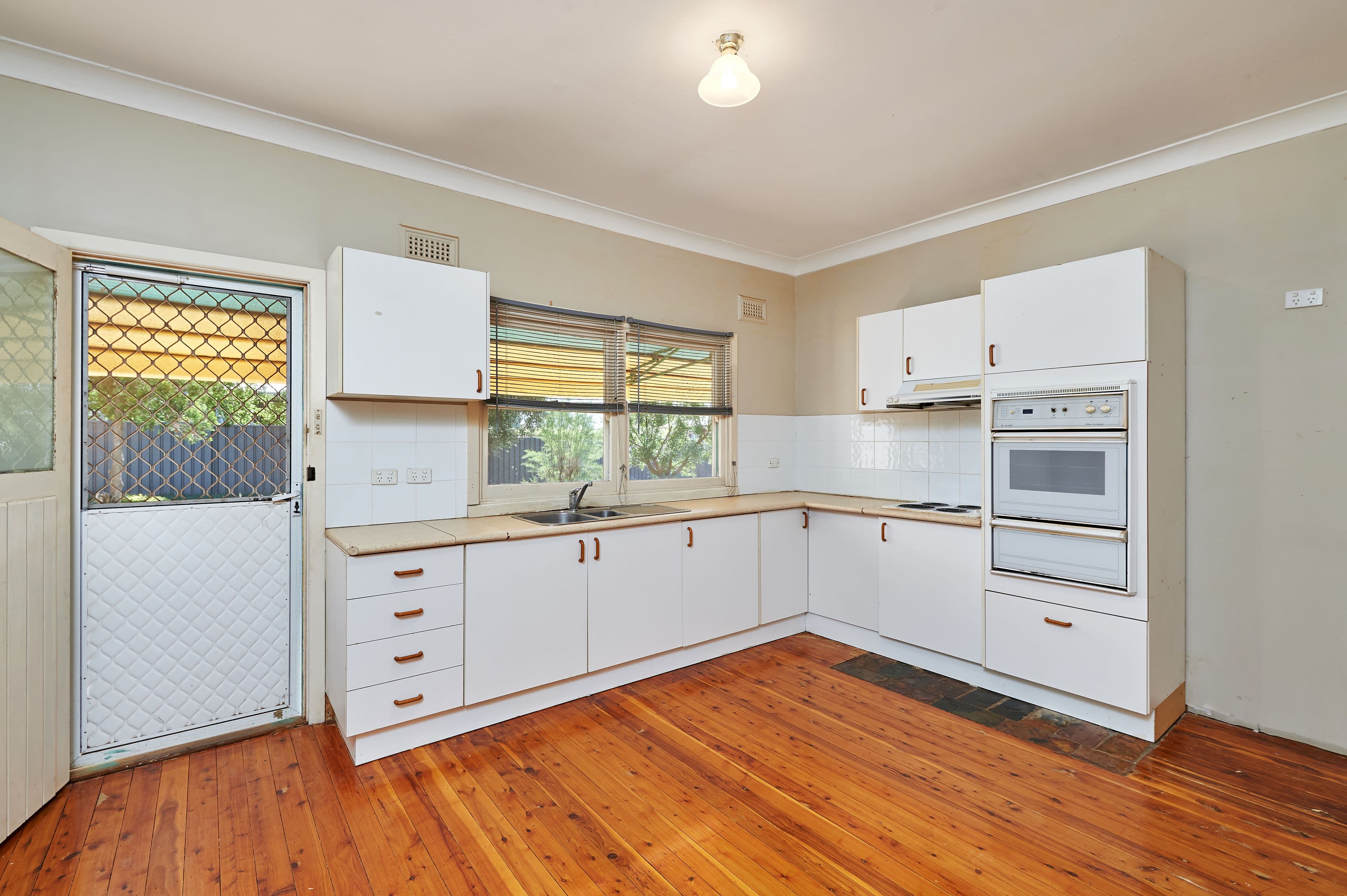 12 Kindra Crescent, Coolamon - Thumbnail 3