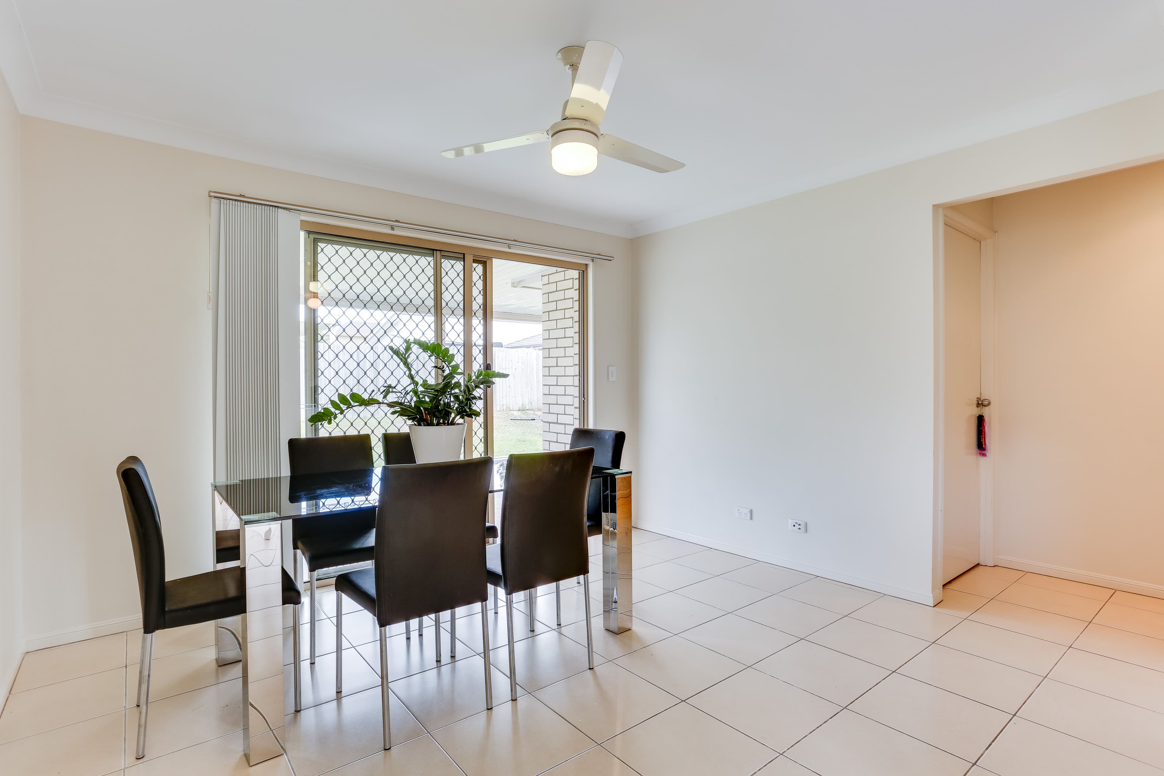 70 Steelwood Street, Heathwood QLD 4110, Heathwood - Thumbnail 3