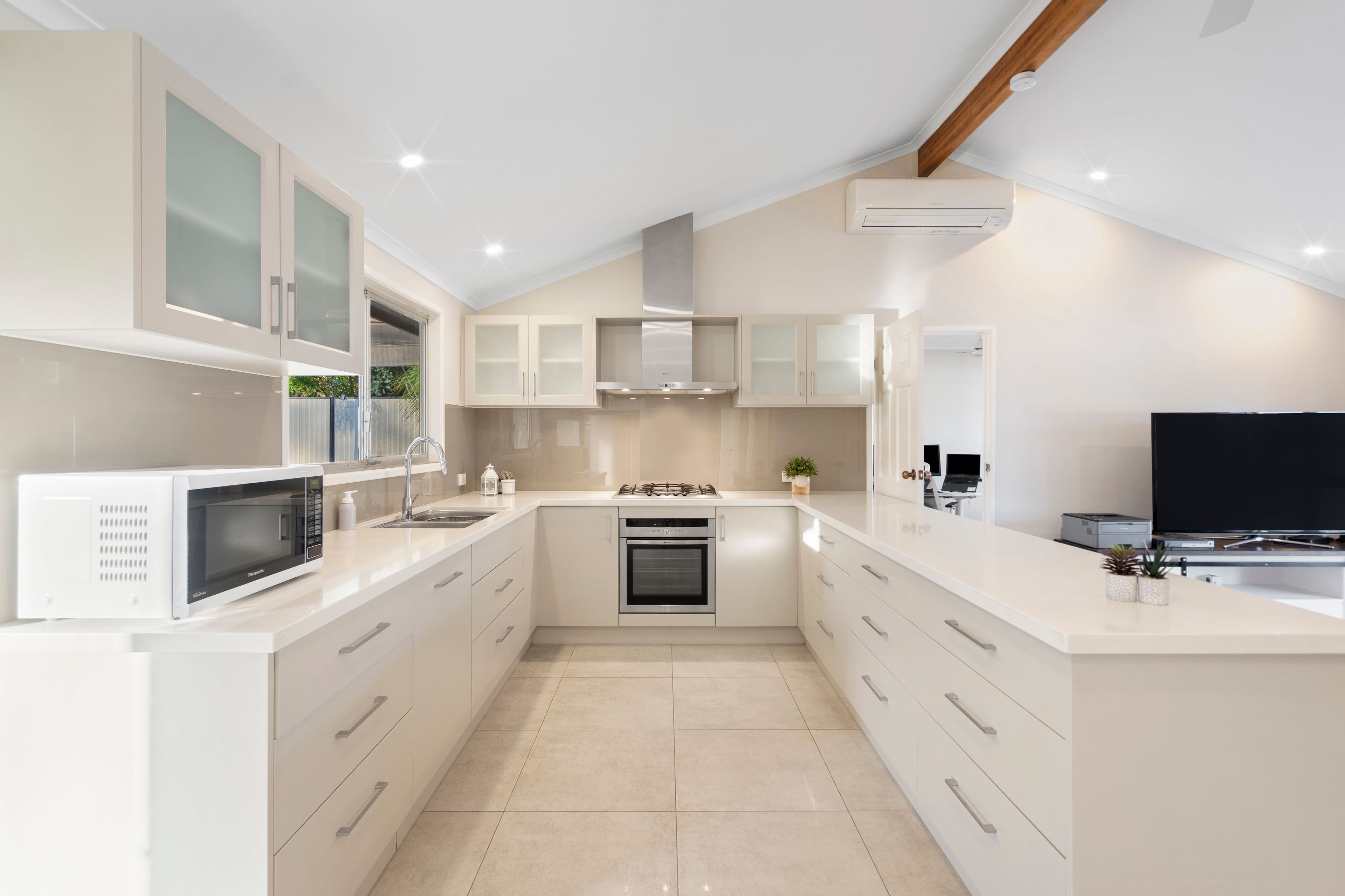 8 Davina Street, Shailer Park QLD 4128, Shailer Park - Thumbnail 3