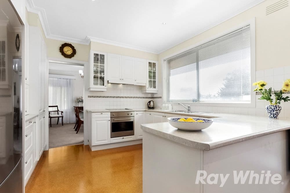 26 Ingleside Crescent, Glen Waverley VIC 3150, Glen Waverley - Thumbnail 2