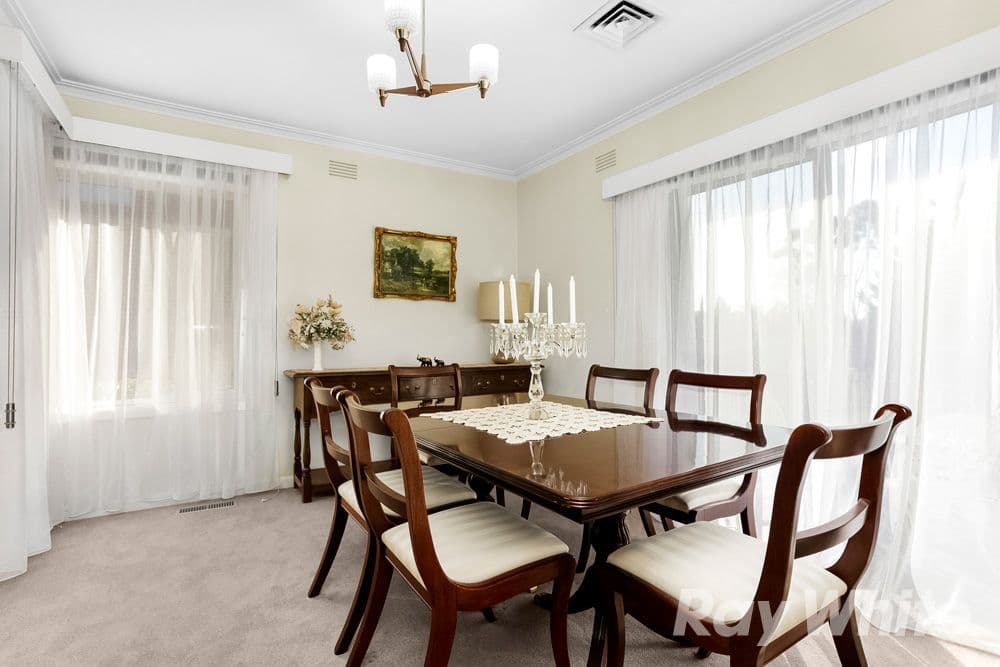 26 Ingleside Crescent, Glen Waverley VIC 3150, Glen Waverley - Thumbnail 3