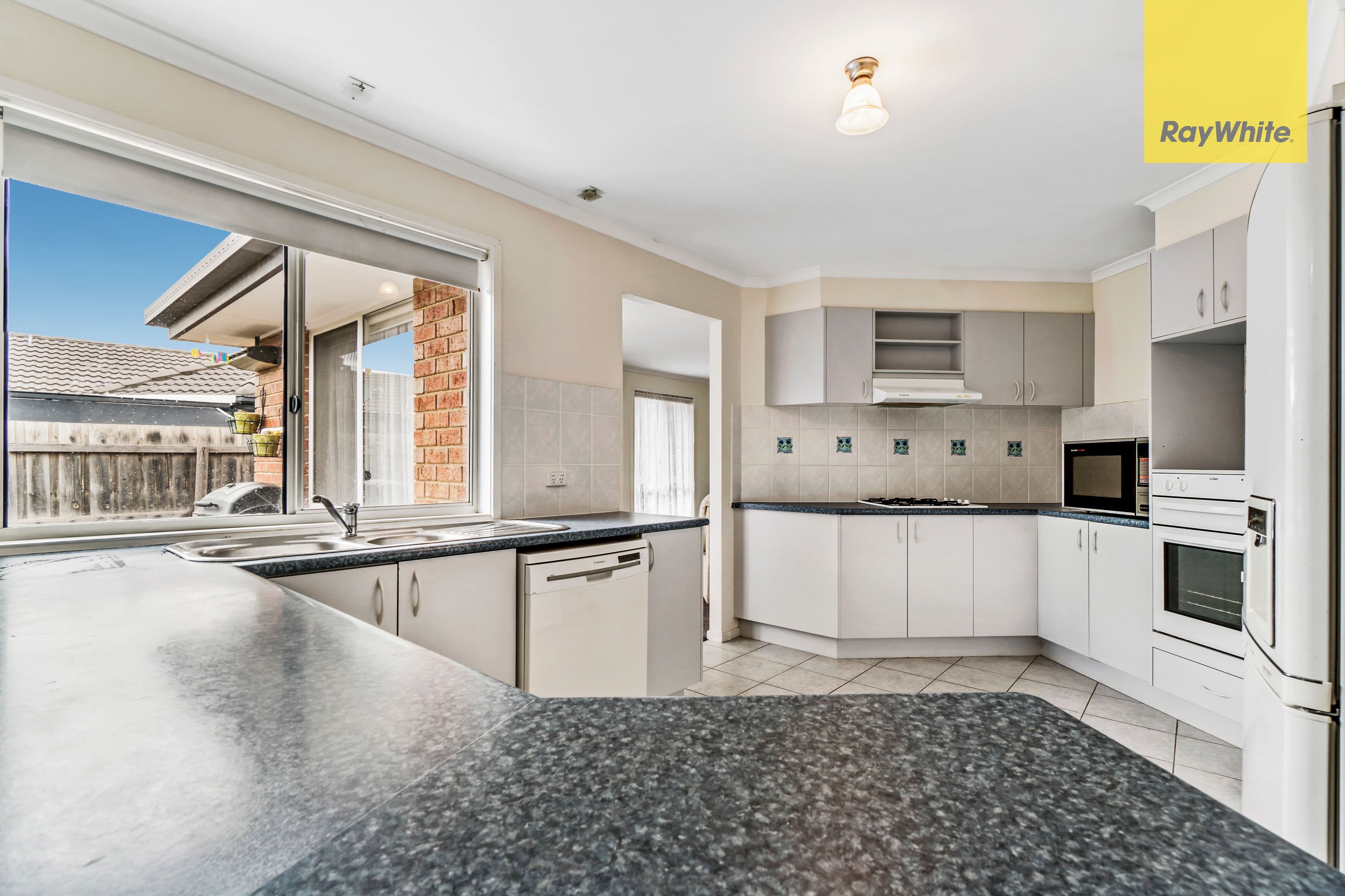 8 Ruben Drive, Sydenham VIC 3037, Sydenham - Thumbnail 5