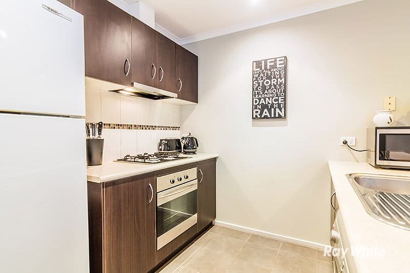 7 Saltram Court, Cranbourne East VIC 3977, Cranbourne East - Thumbnail 2