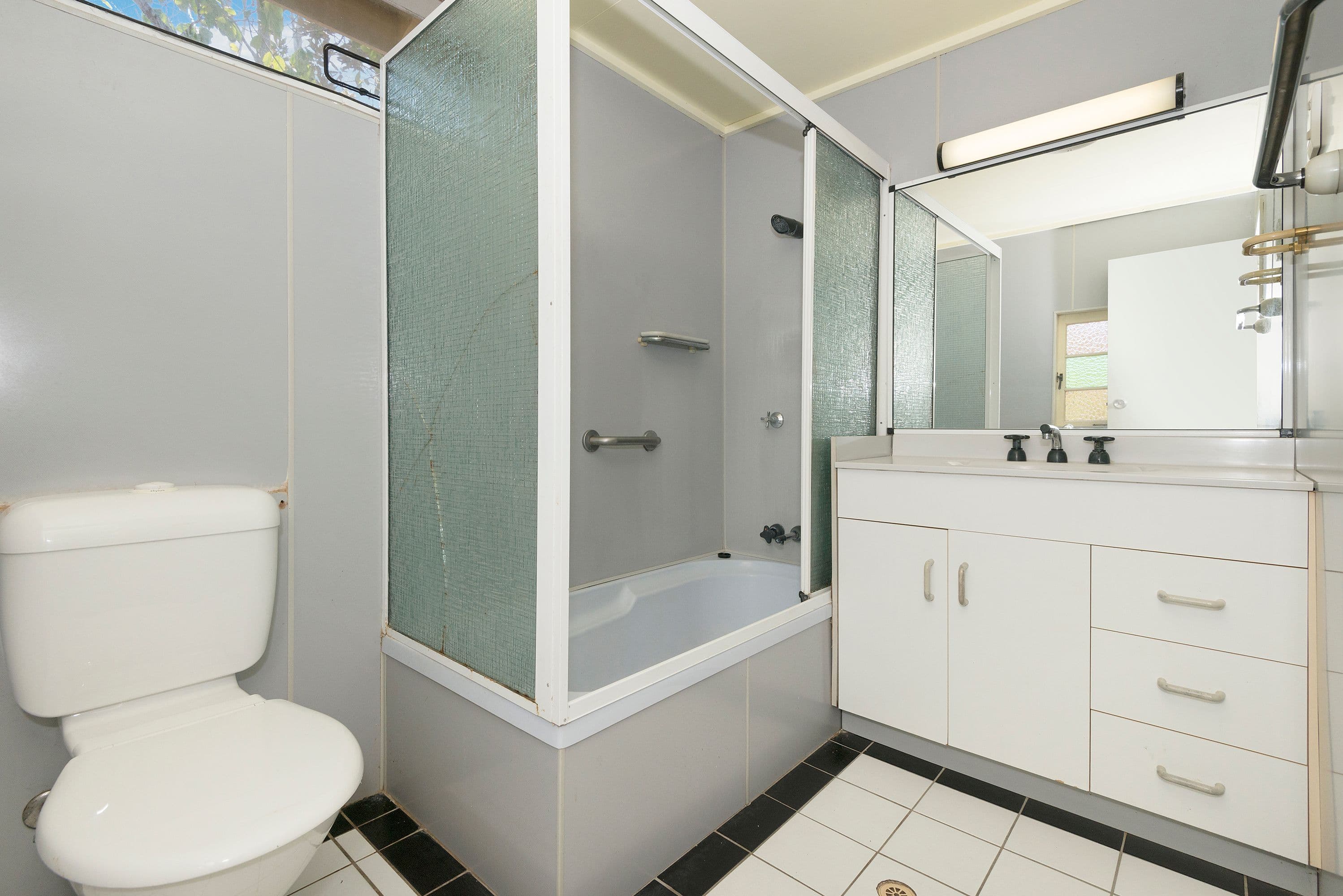 22 Stagpole Street, West End QLD 4810, West End - Thumbnail 8