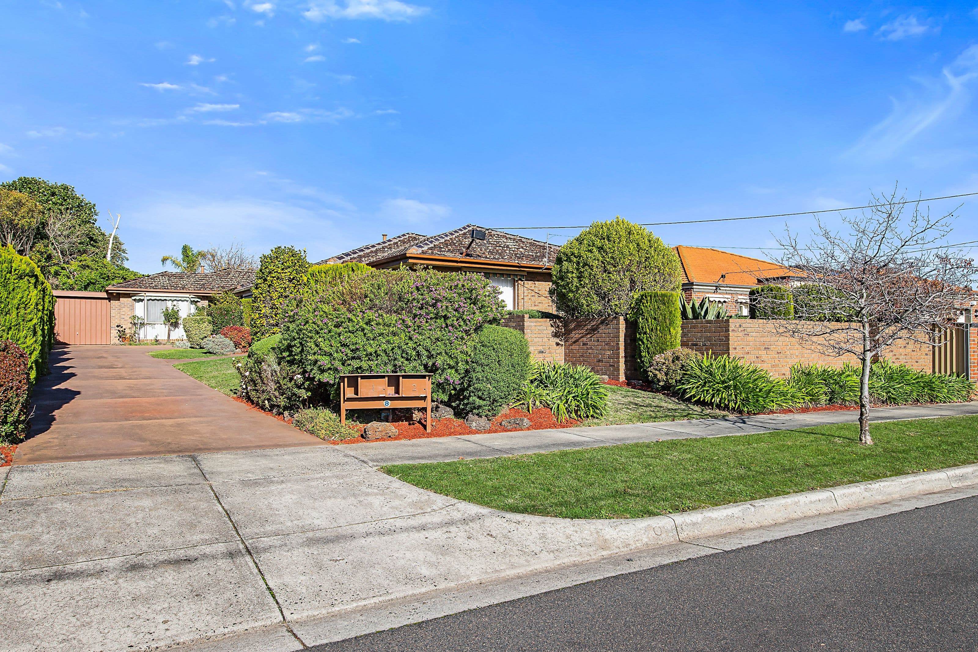 8 Madeline Street, Glen Waverley VIC 3150, Glen Waverley - Thumbnail 2