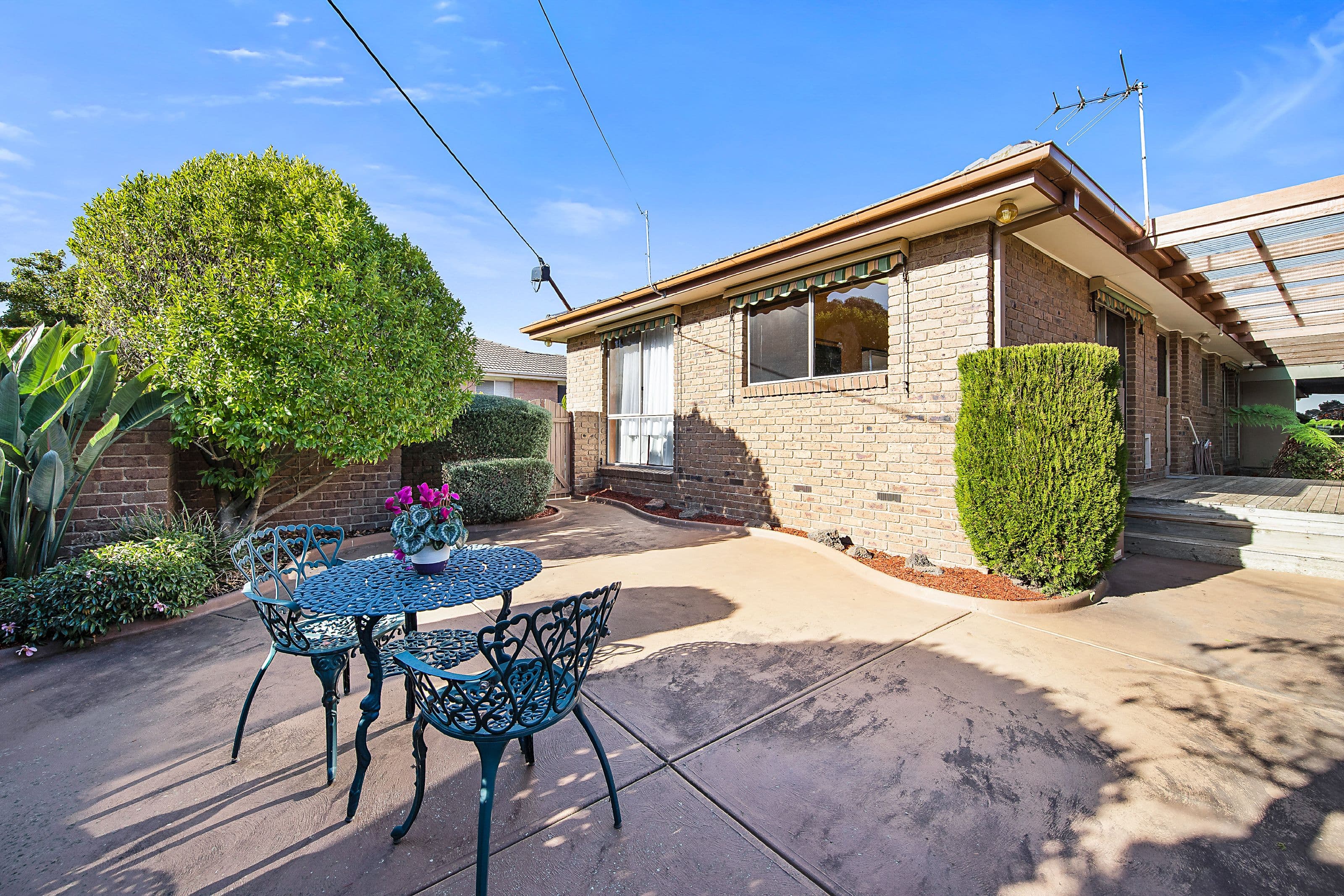 8 Madeline Street, Glen Waverley VIC 3150, Glen Waverley - Thumbnail 3