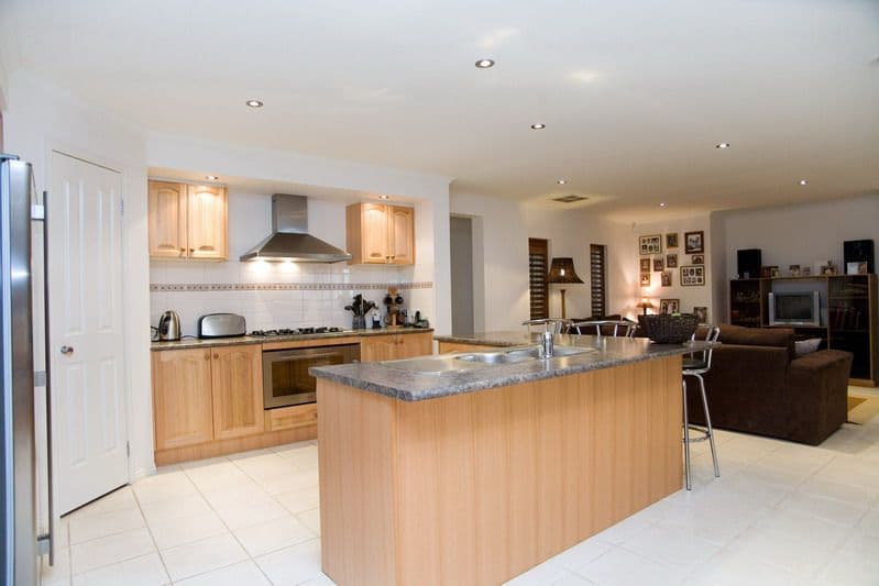 13 Topaz Grove, SOUTH MORANG VIC 3752, South Morang - Thumbnail 2