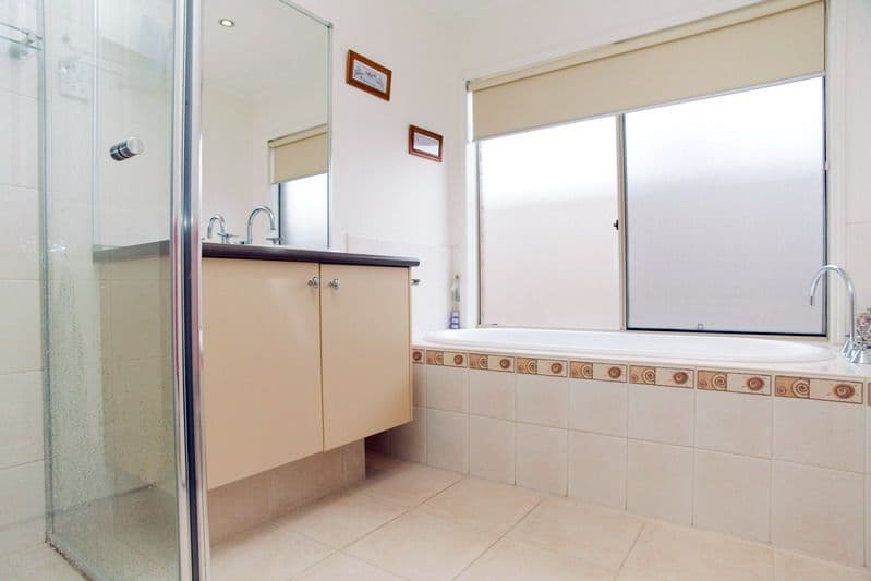 13 Topaz Grove, SOUTH MORANG VIC 3752, South Morang - Thumbnail 8