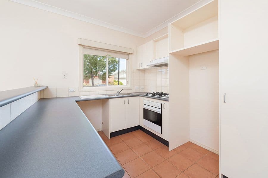 2 Heathwood Close, Craigieburn VIC 3064, Craigieburn - Thumbnail 3