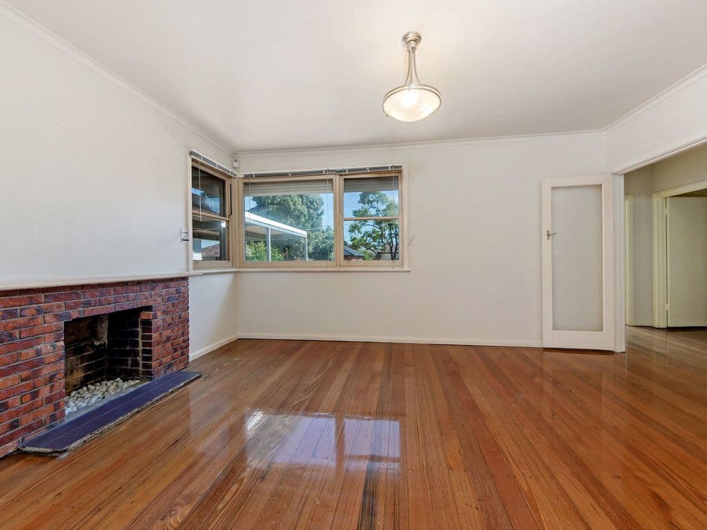 18 Glyndon Avenue, St Albans VIC 3021, St Albans - Thumbnail 3